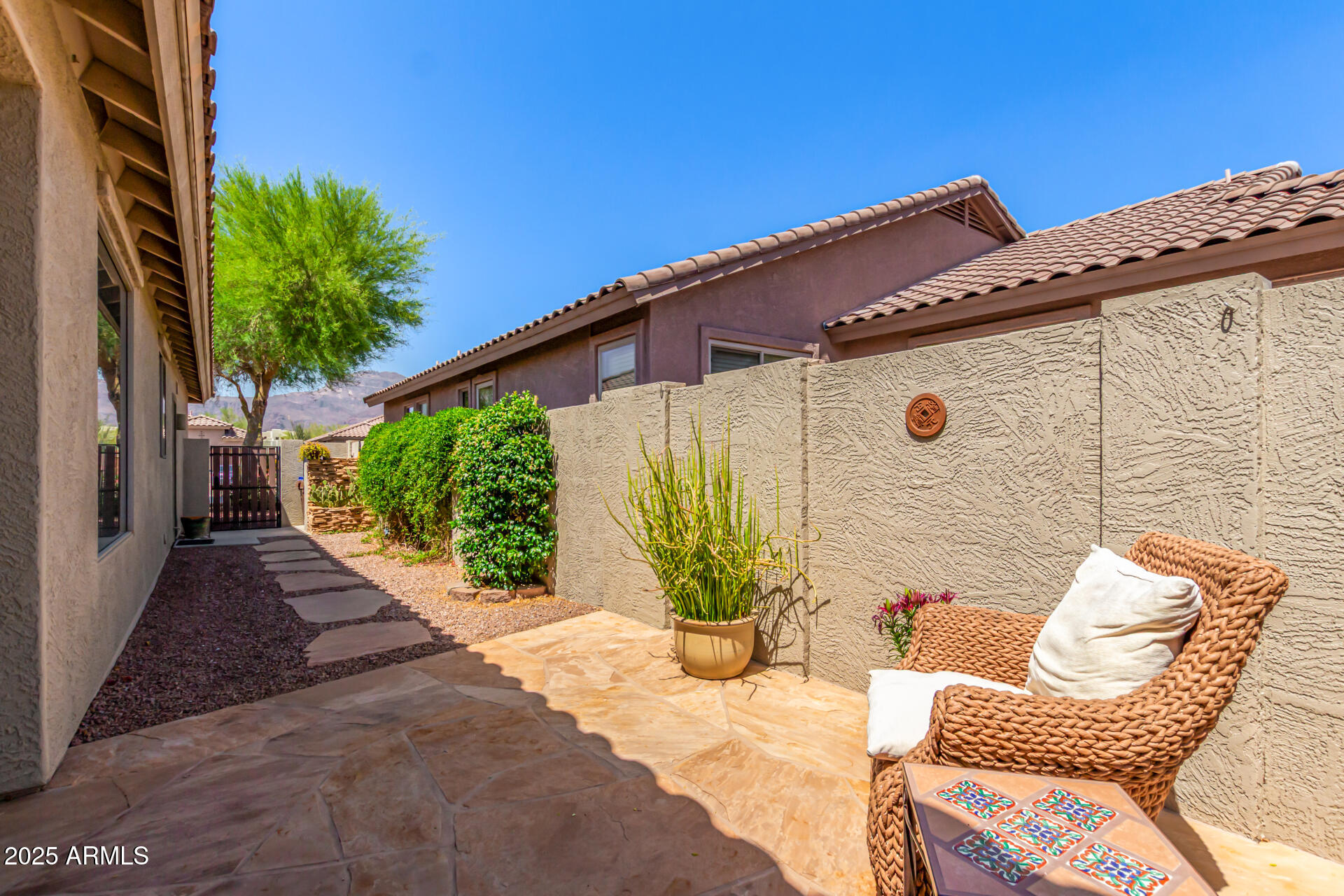 7617 E DESERT HONEYSUCKLE Drive