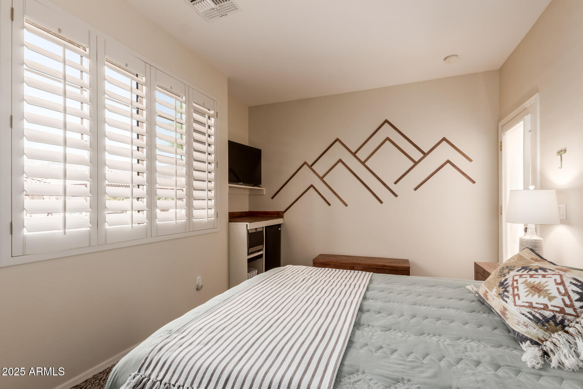 7617 E DESERT HONEYSUCKLE Drive