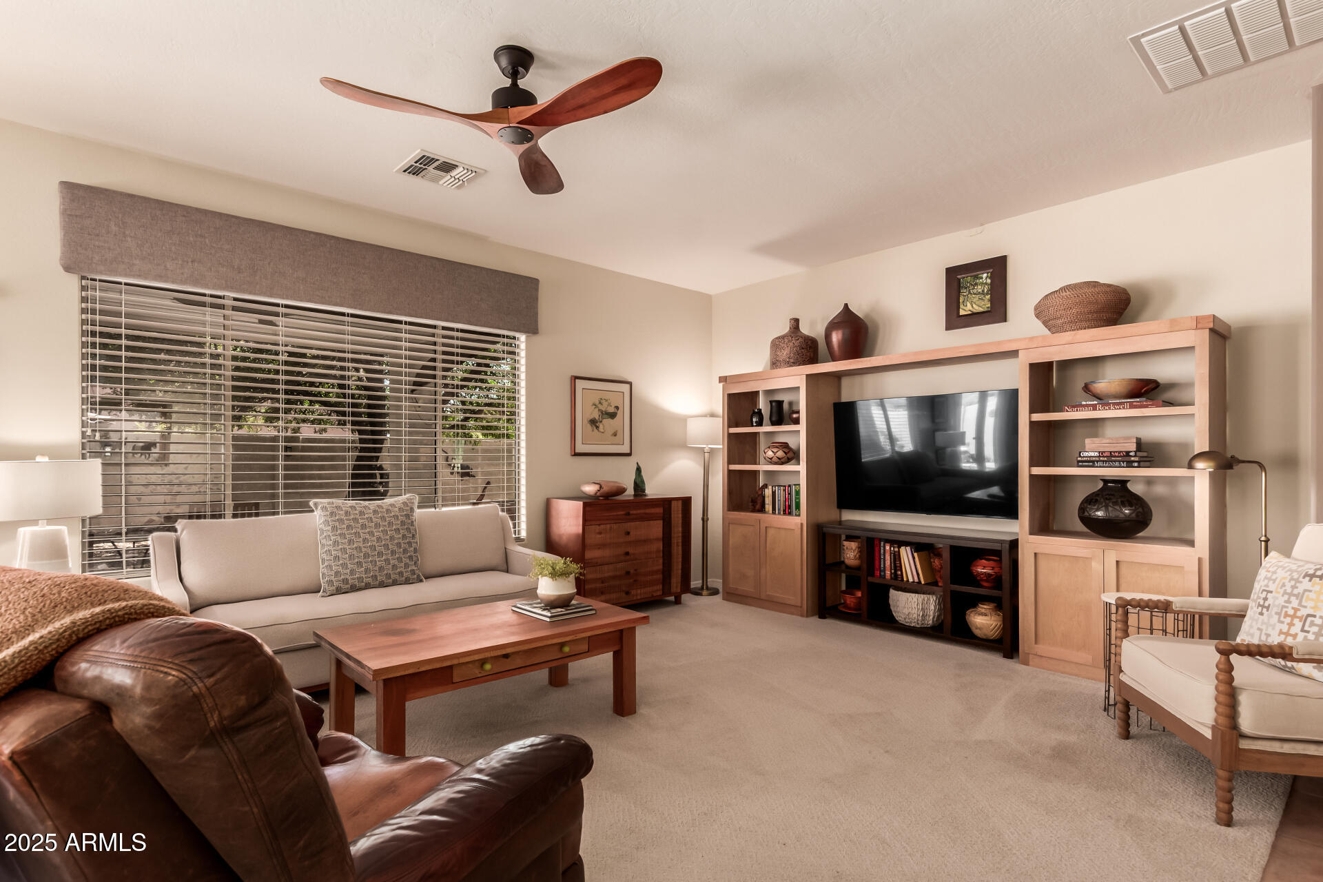 7617 E DESERT HONEYSUCKLE Drive