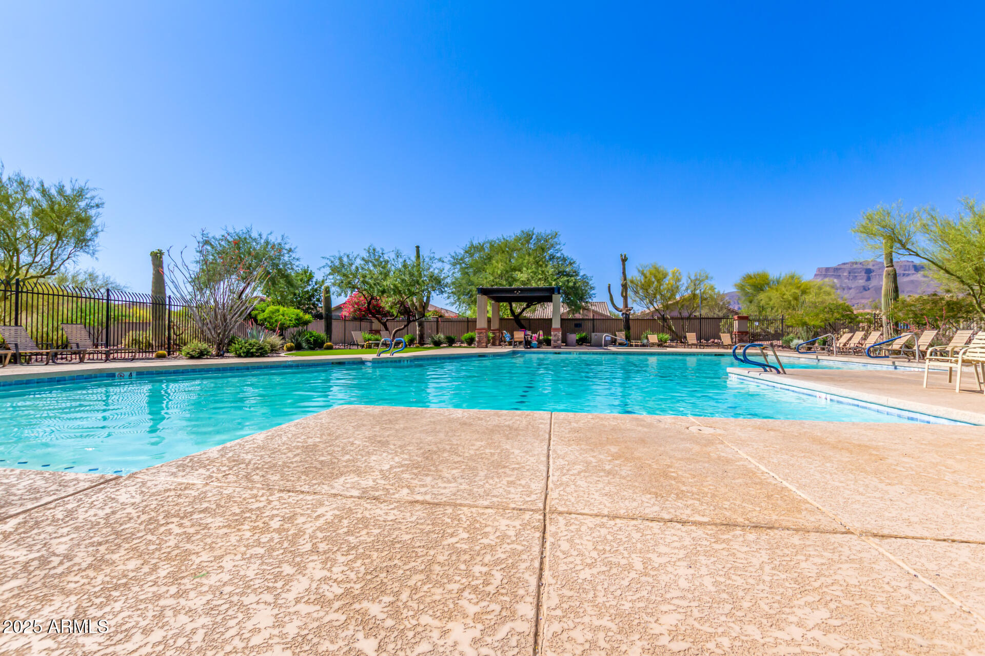 7617 E DESERT HONEYSUCKLE Drive