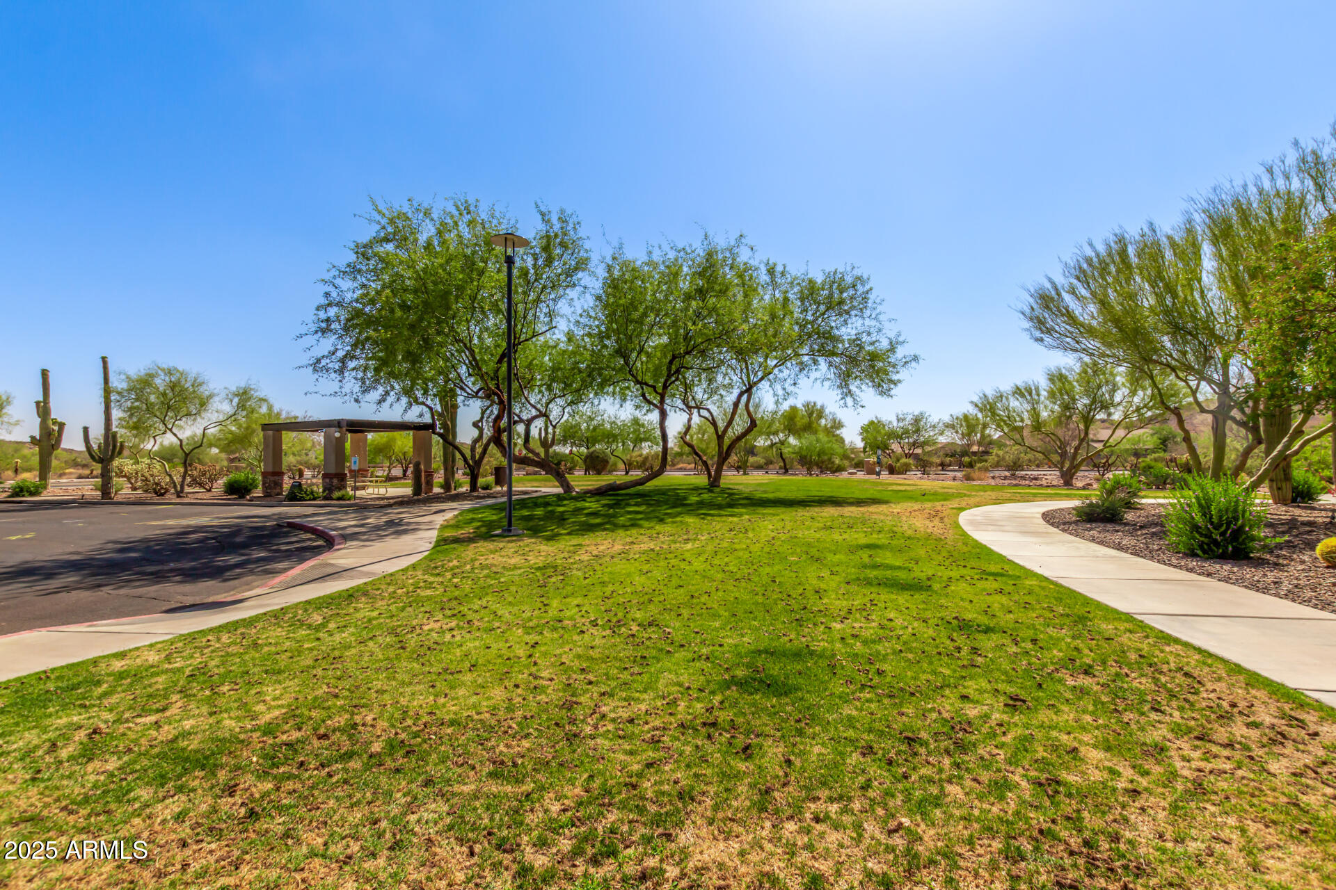 7617 E DESERT HONEYSUCKLE Drive