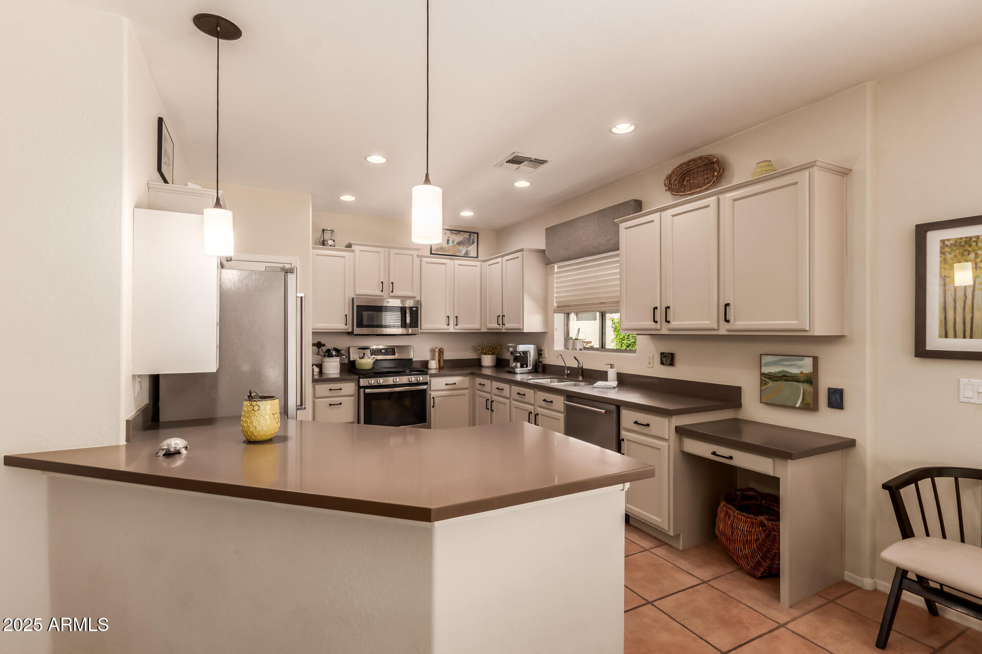 7617 E DESERT HONEYSUCKLE Drive