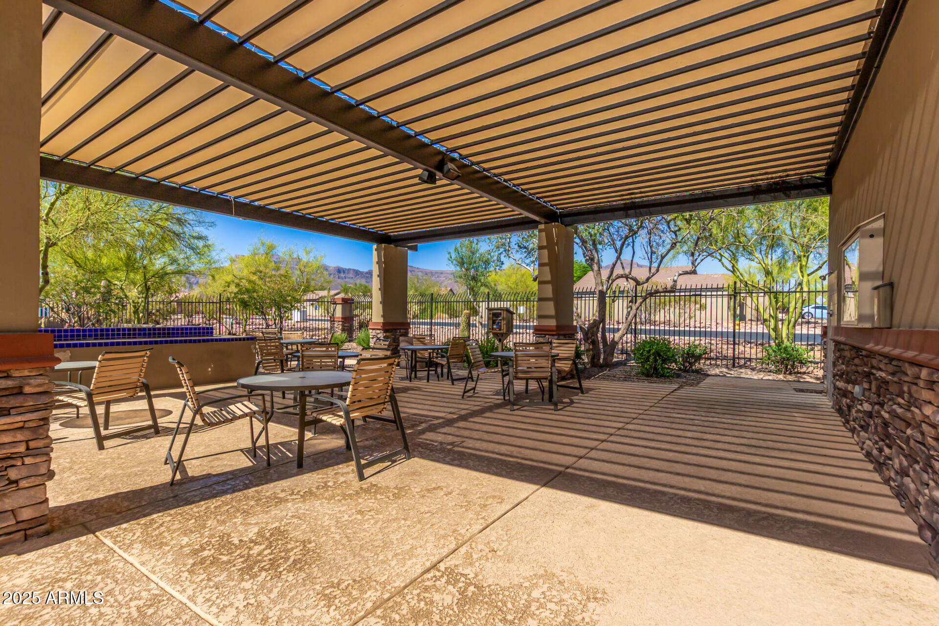 7617 E DESERT HONEYSUCKLE Drive