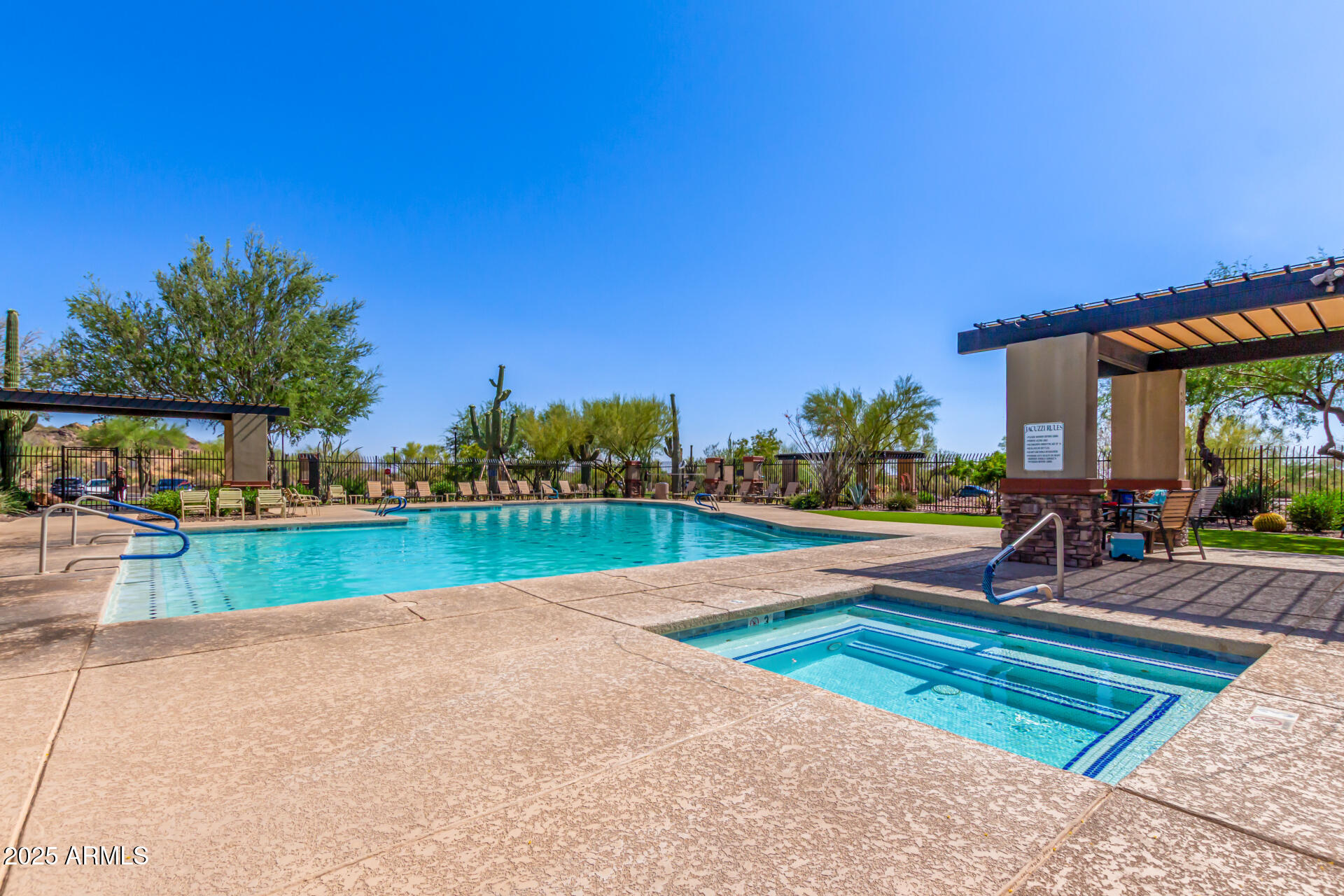 7617 E DESERT HONEYSUCKLE Drive