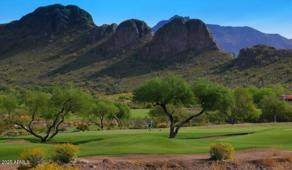 7617 E DESERT HONEYSUCKLE Drive