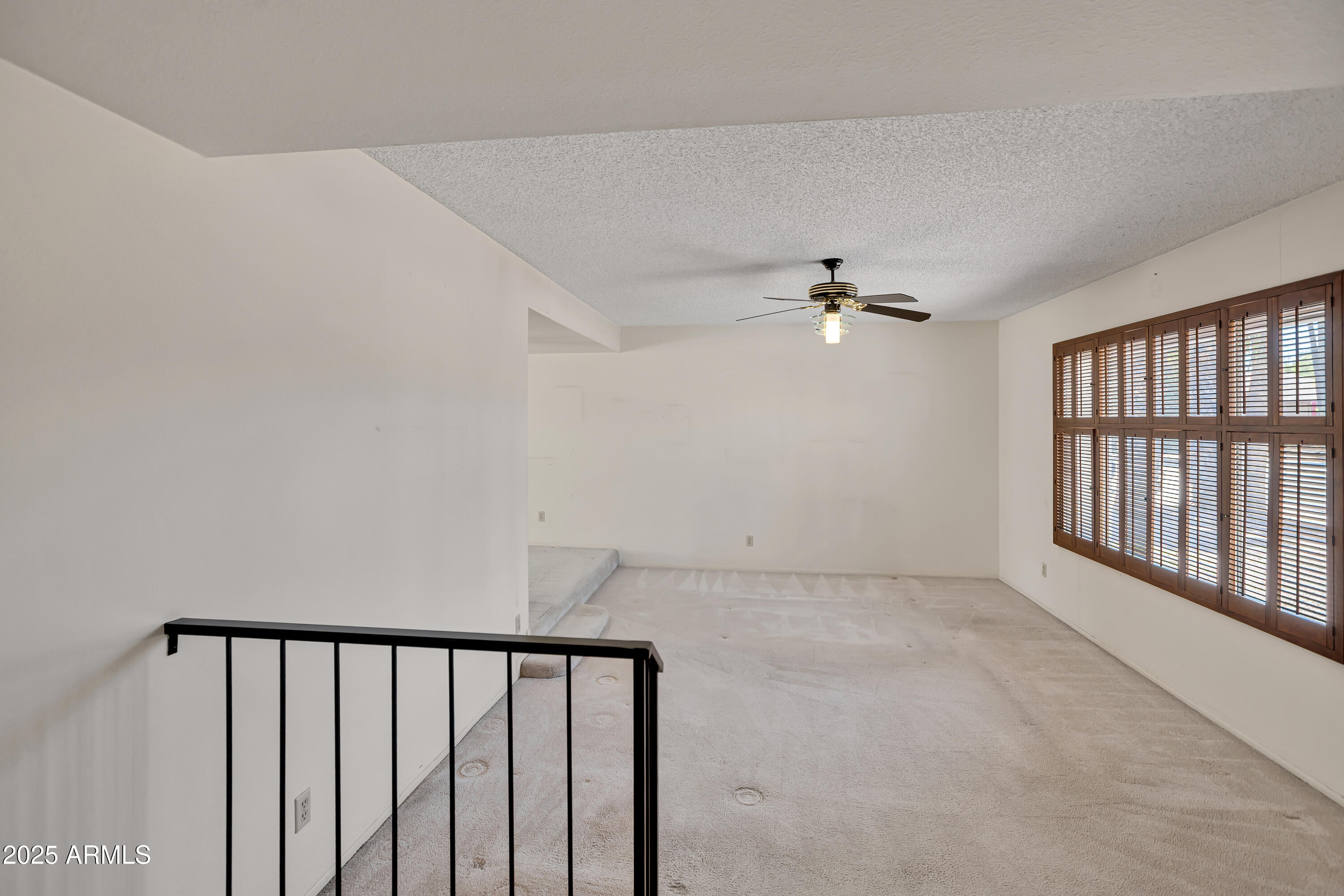 8326 E VALLEY VIEW Road