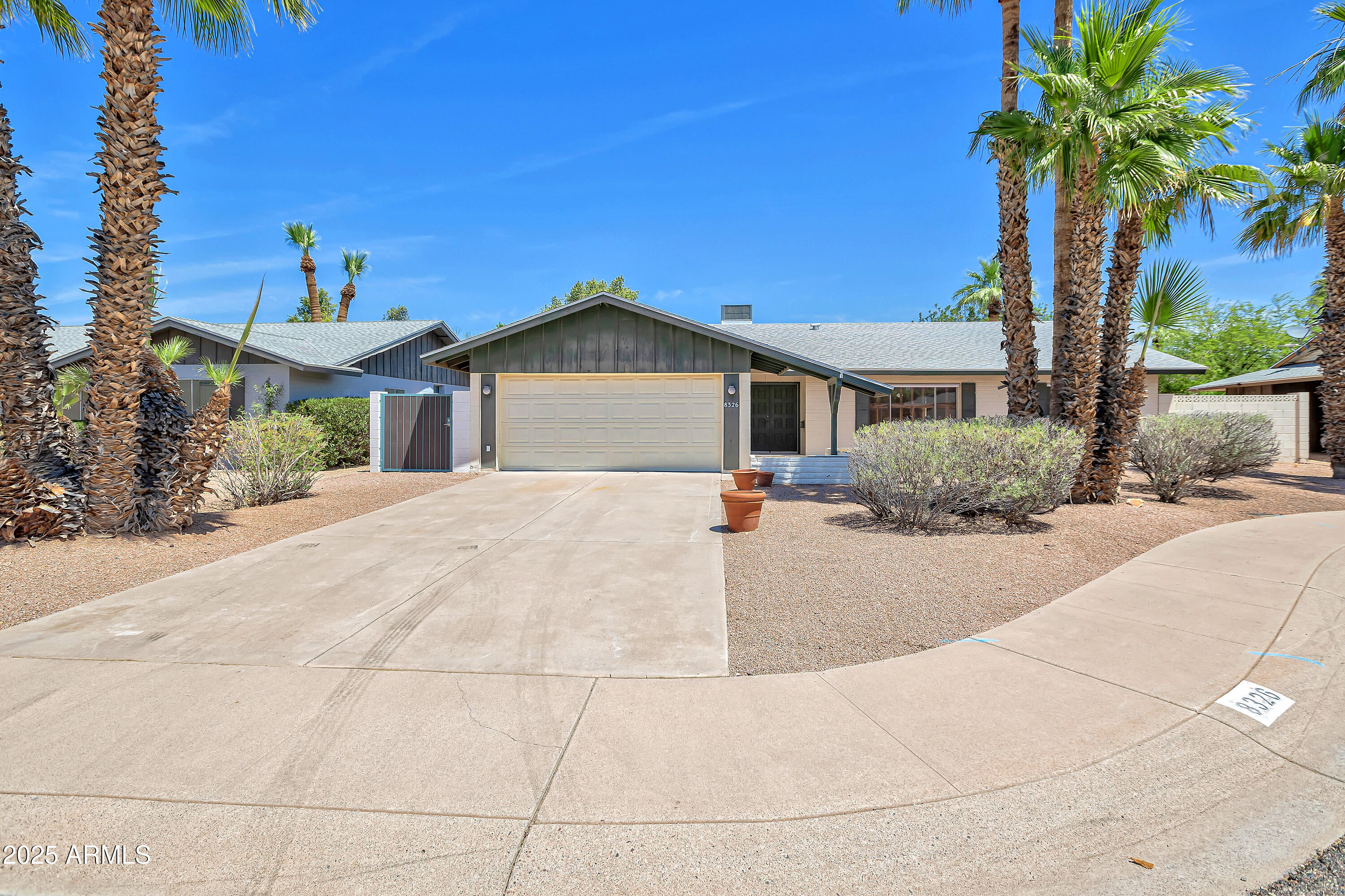 8326 E VALLEY VIEW Road