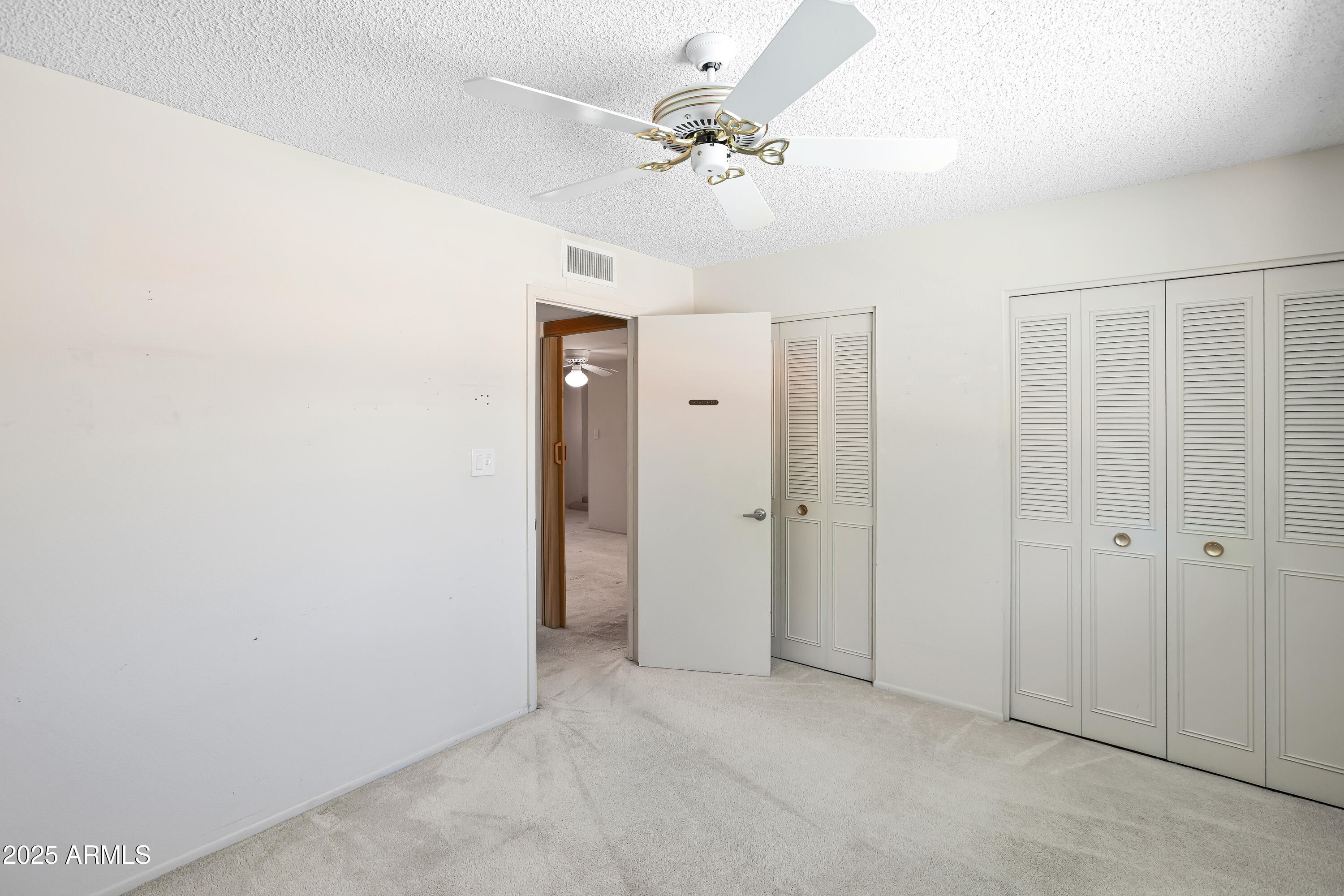 8326 E VALLEY VIEW Road