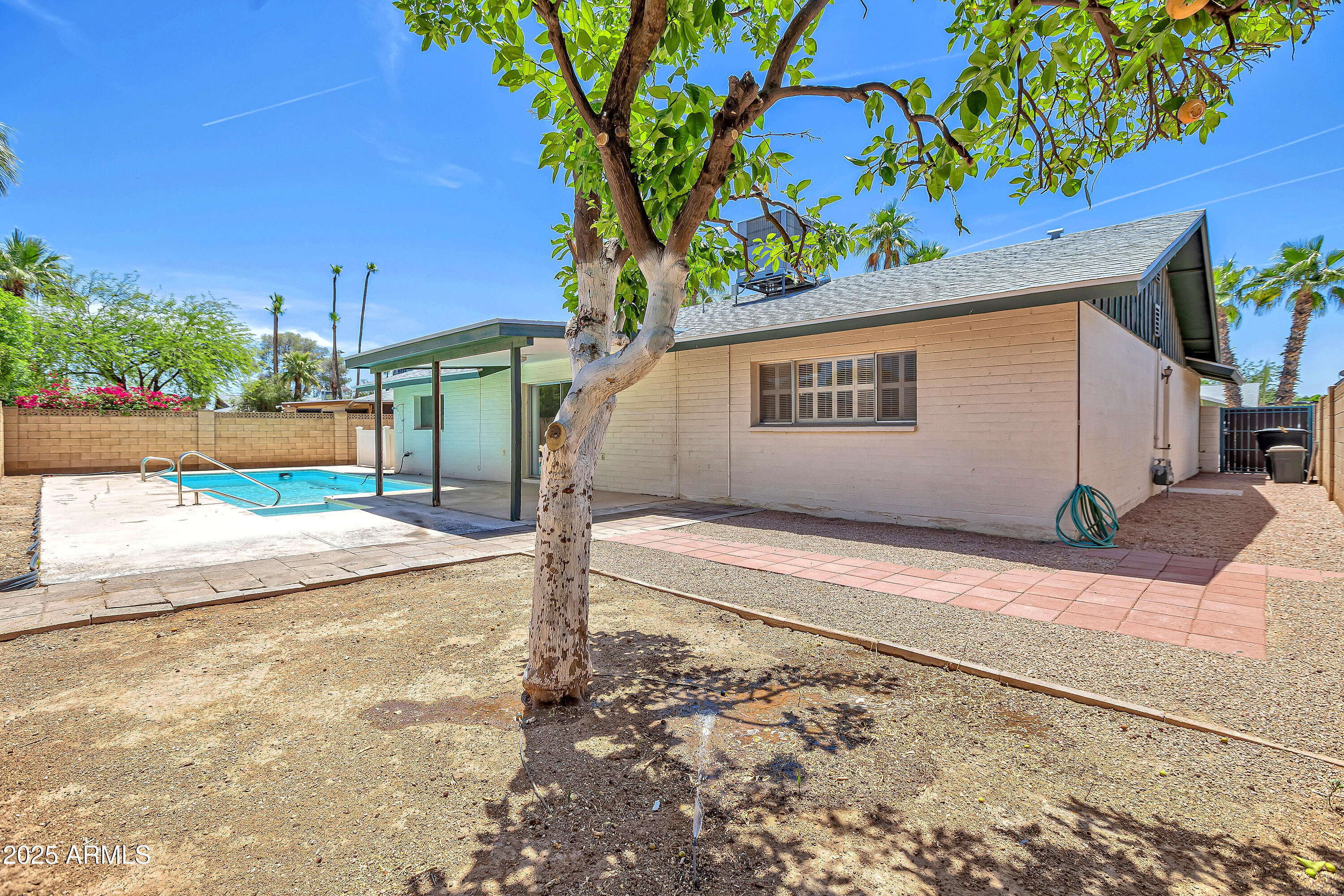 8326 E VALLEY VIEW Road