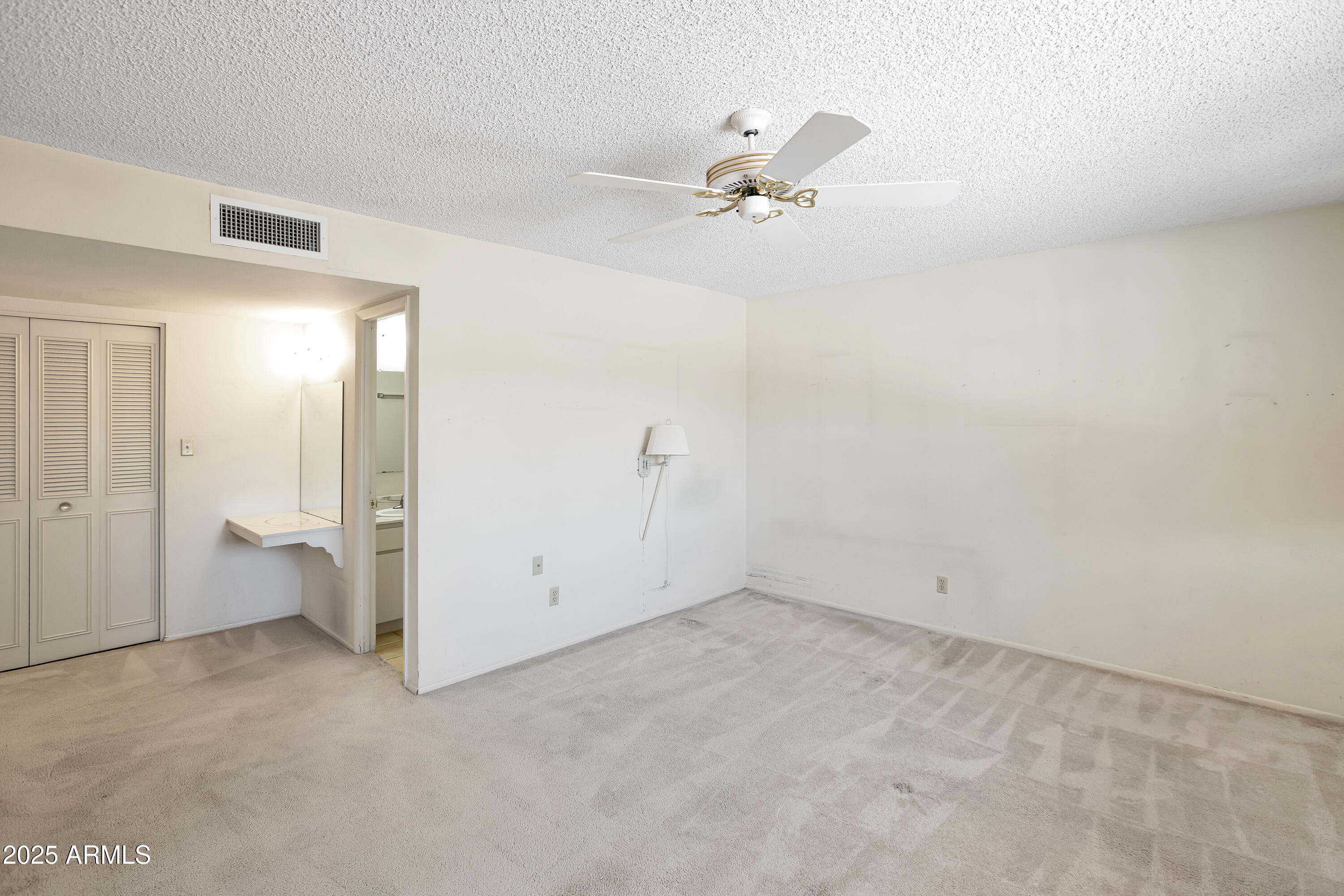 8326 E VALLEY VIEW Road