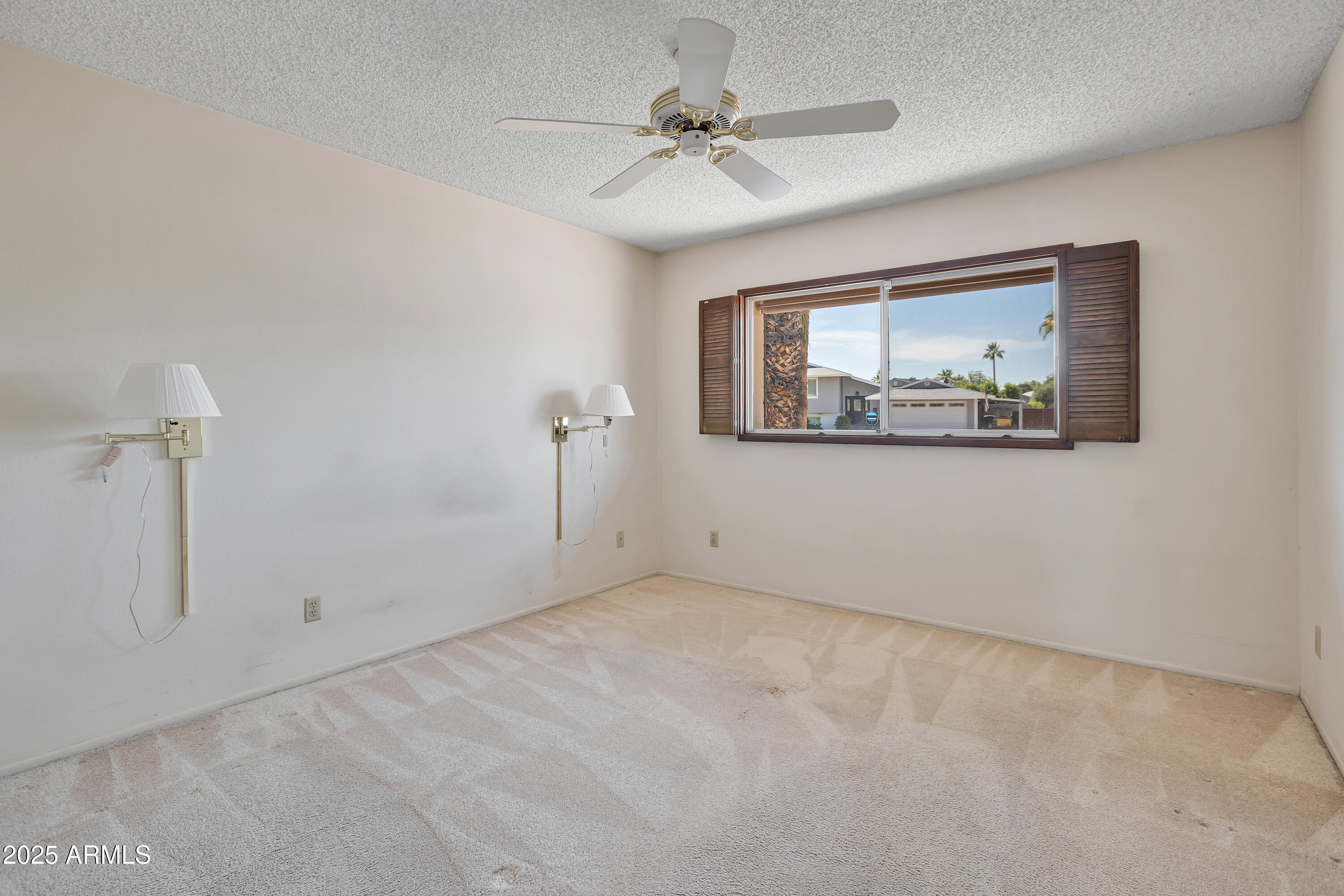 8326 E VALLEY VIEW Road