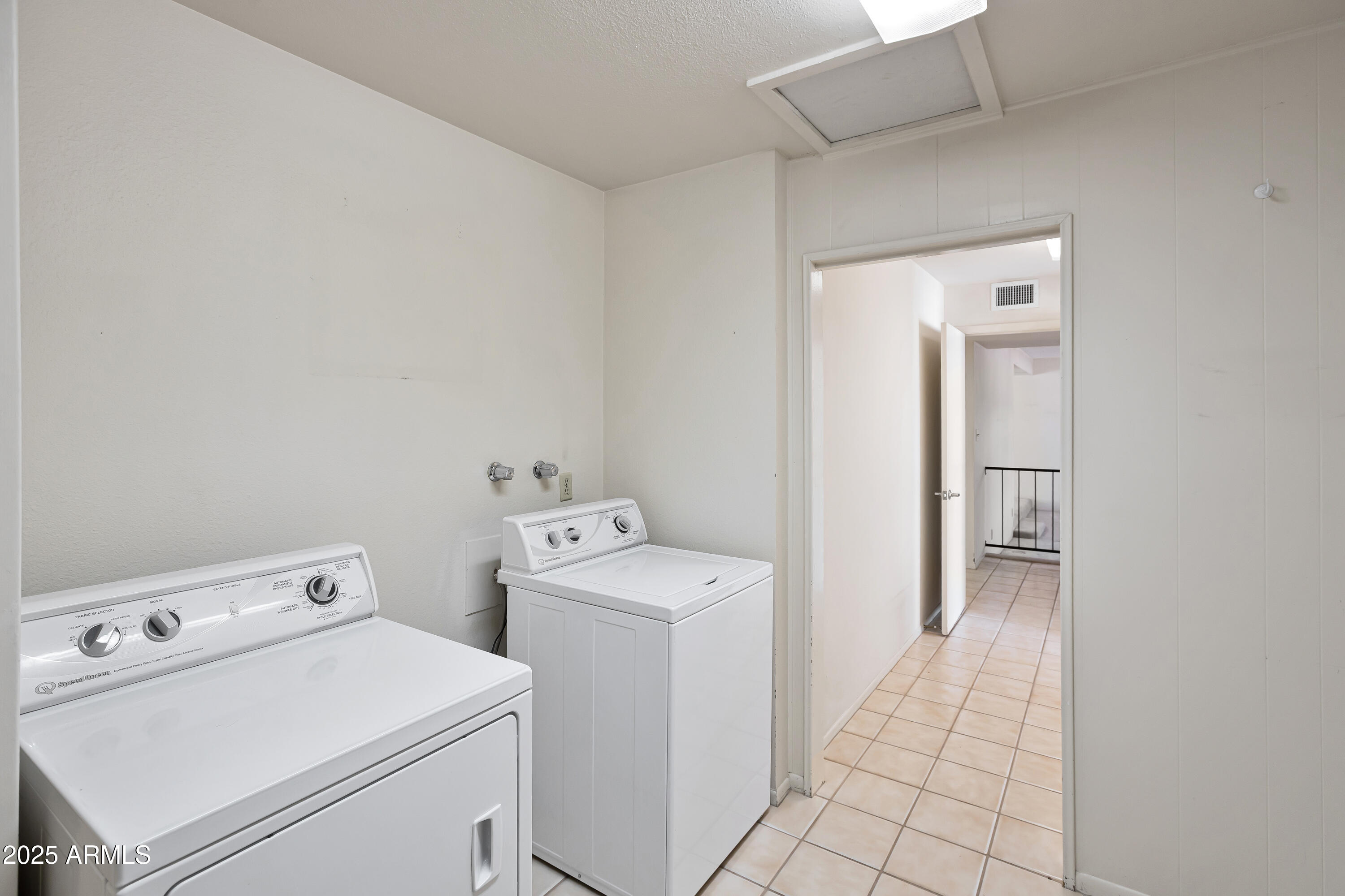 8326 E VALLEY VIEW Road