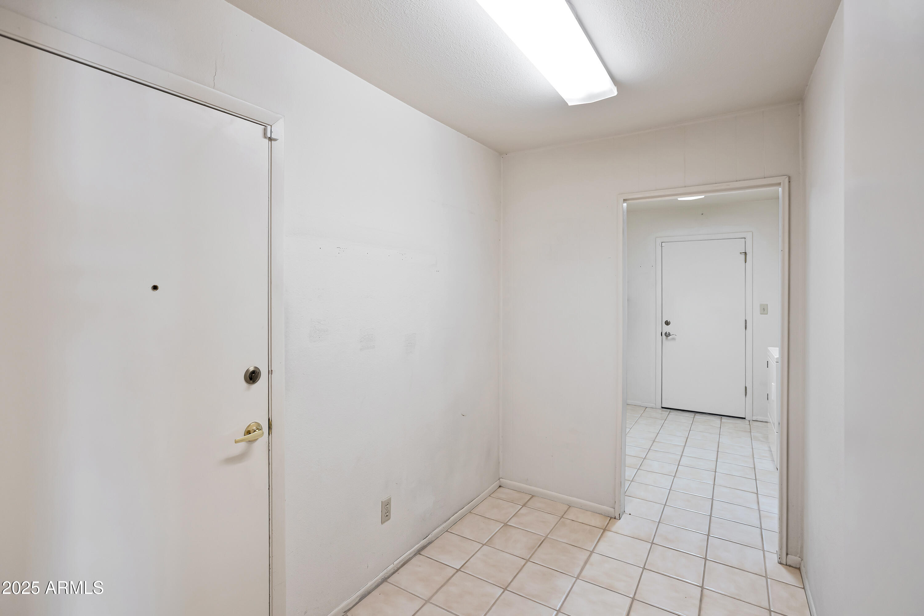 8326 E VALLEY VIEW Road