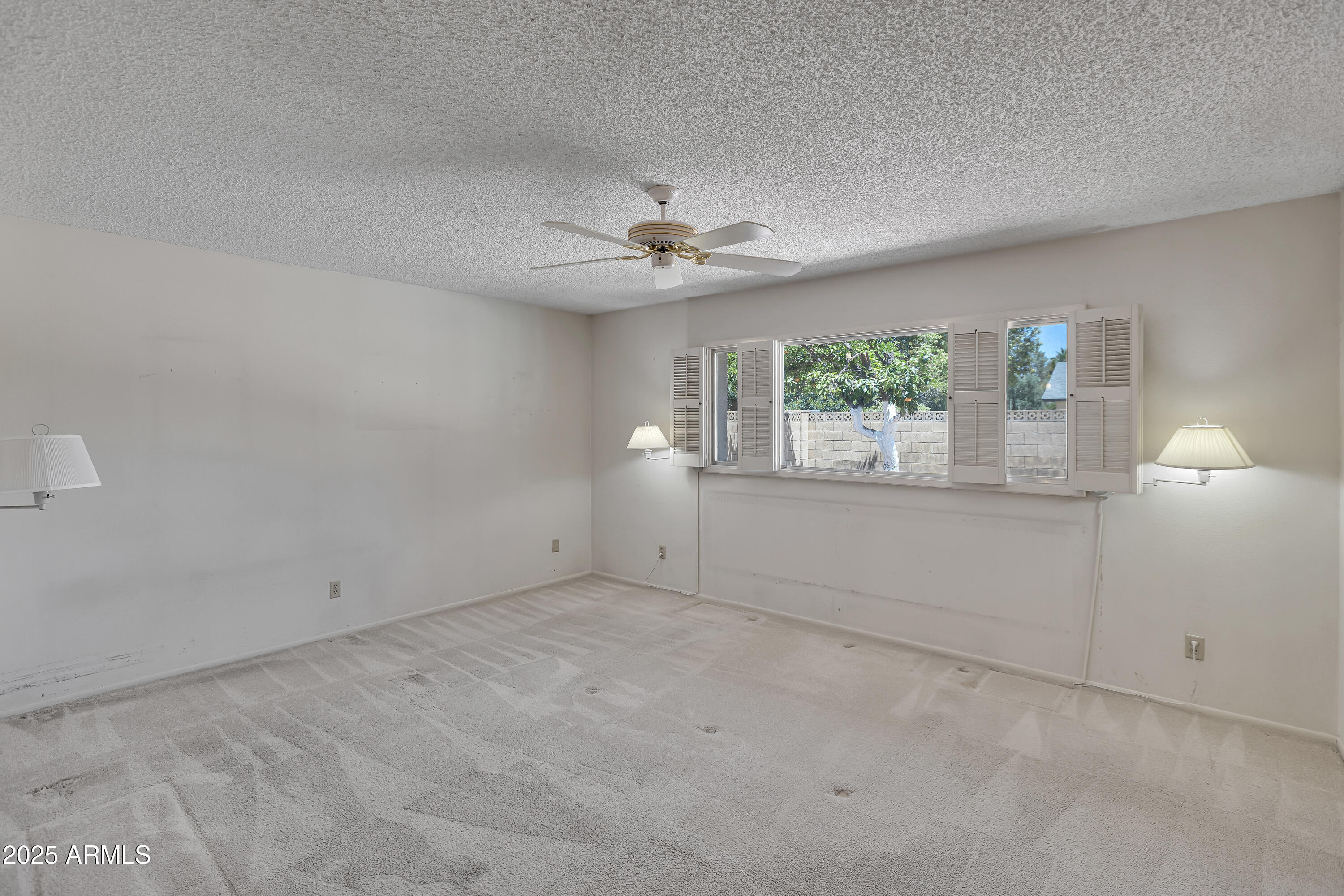 8326 E VALLEY VIEW Road