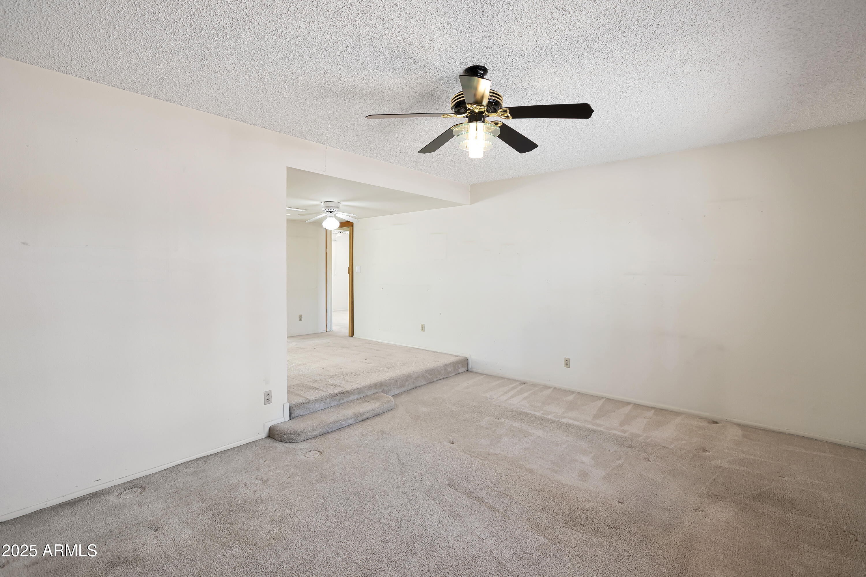 8326 E VALLEY VIEW Road