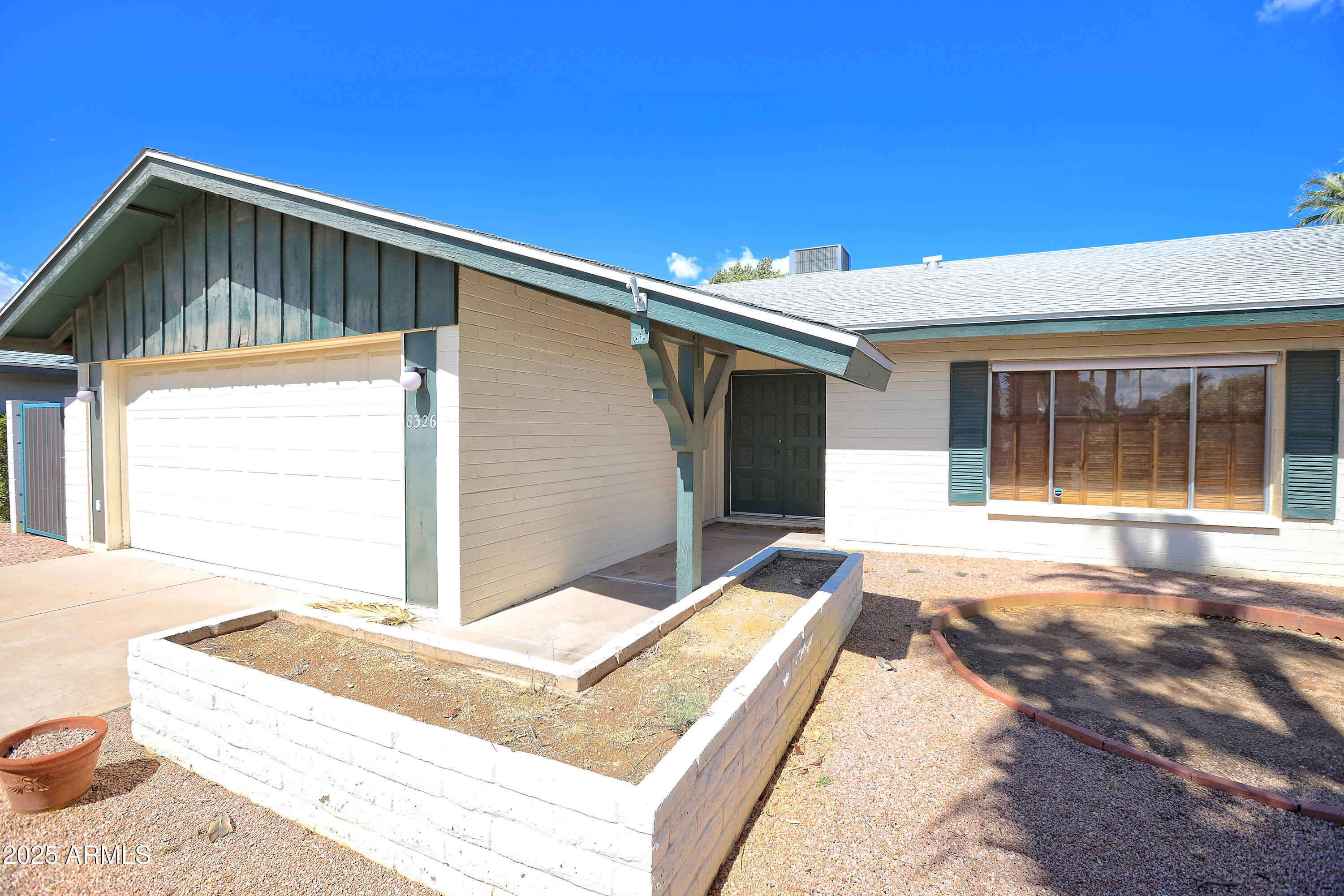 8326 E VALLEY VIEW Road