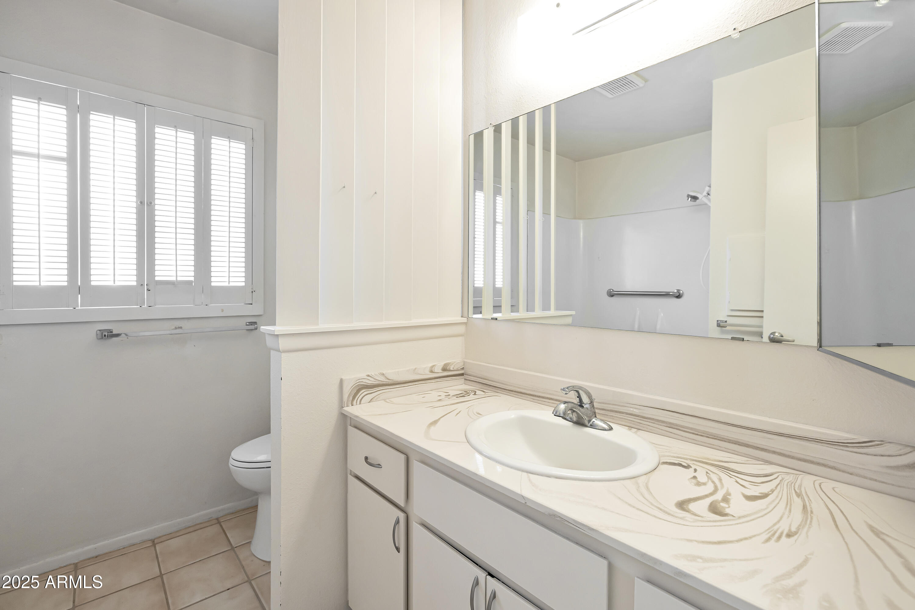 8326 E VALLEY VIEW Road