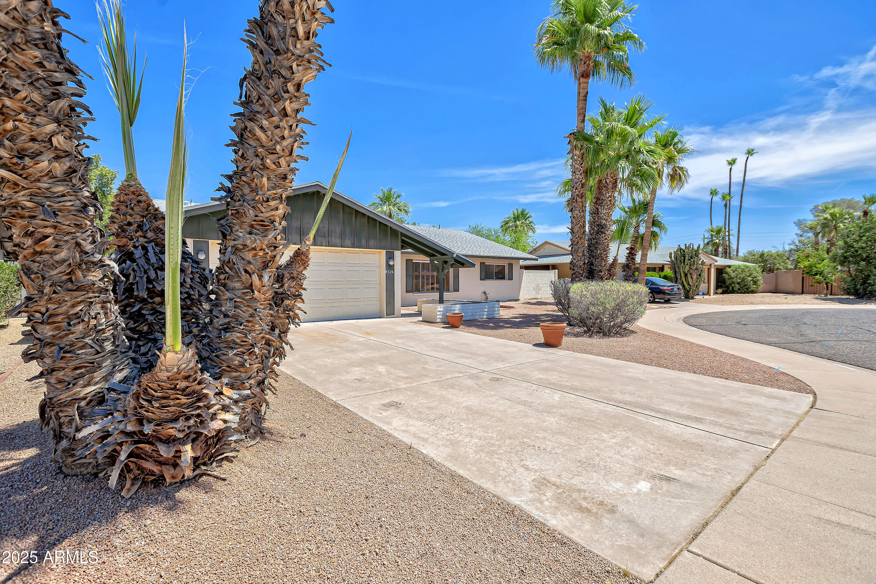 8326 E VALLEY VIEW Road