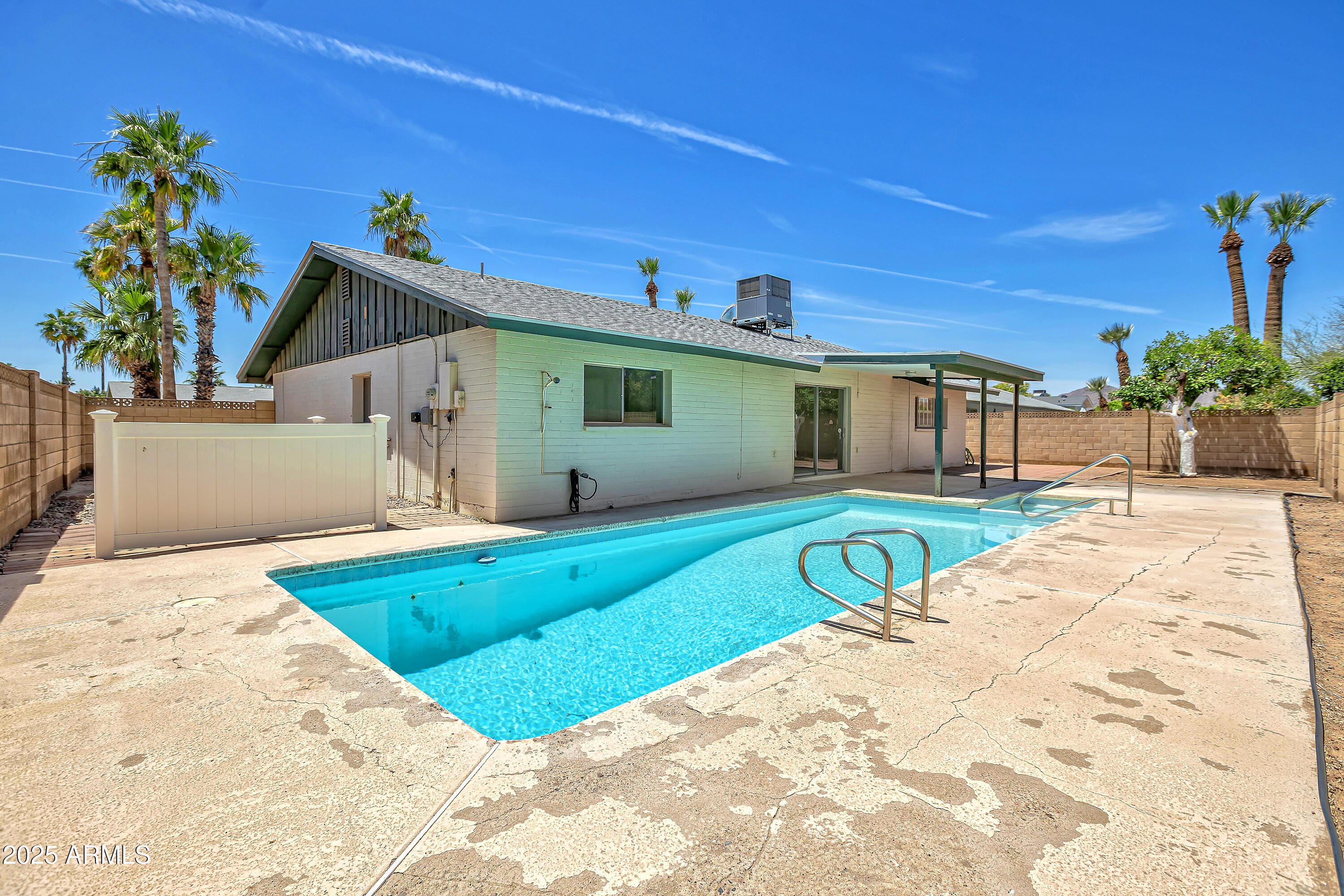 8326 E VALLEY VIEW Road