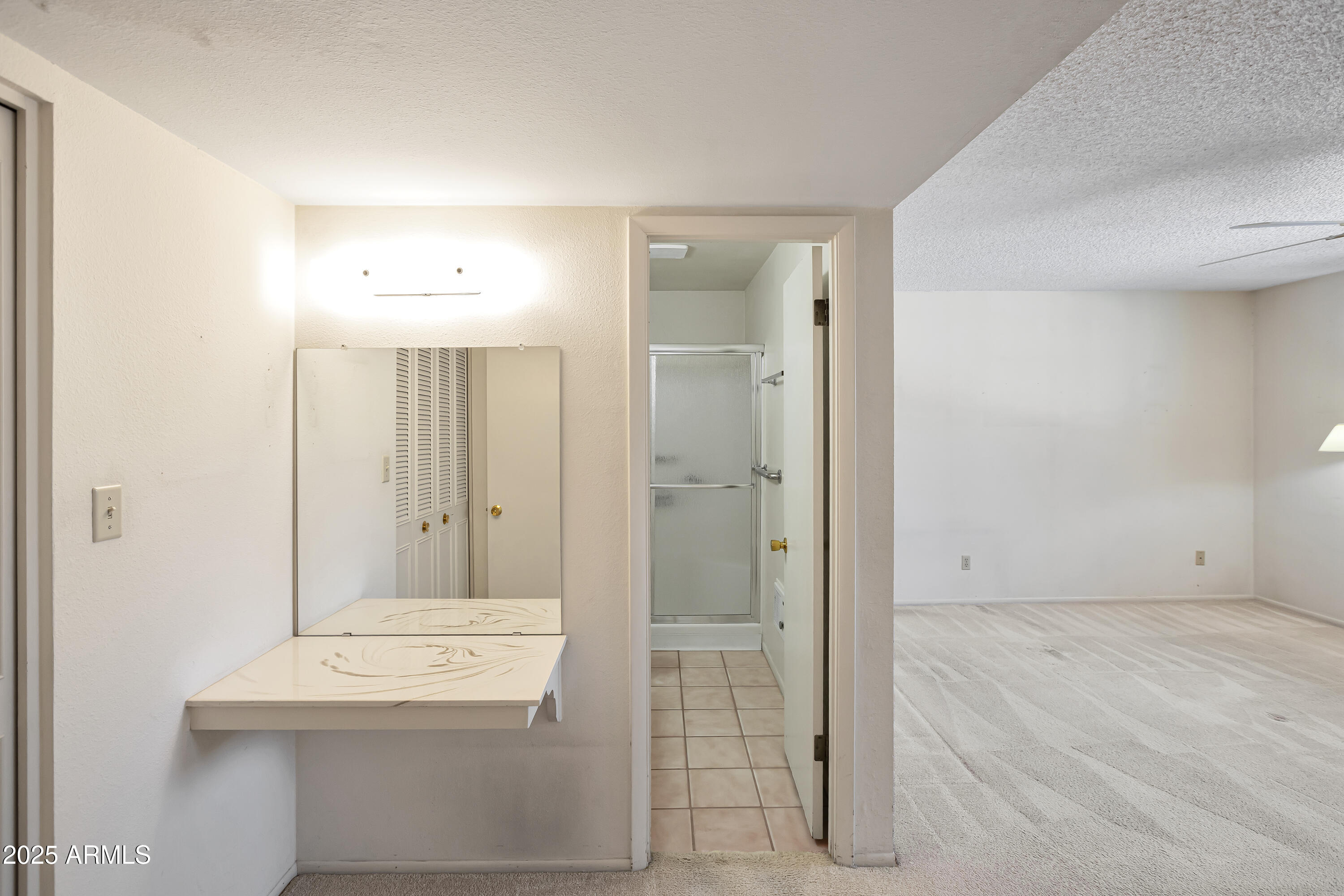 8326 E VALLEY VIEW Road