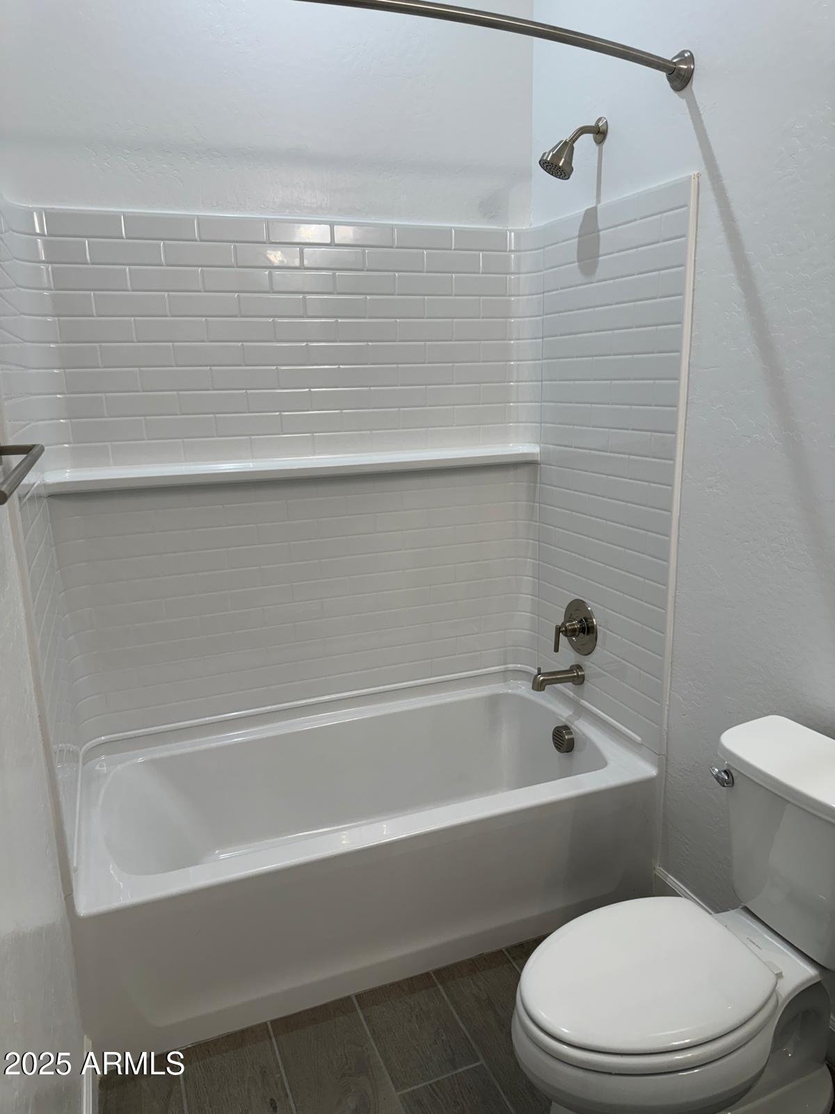 11438 E UTOPIA Avenue