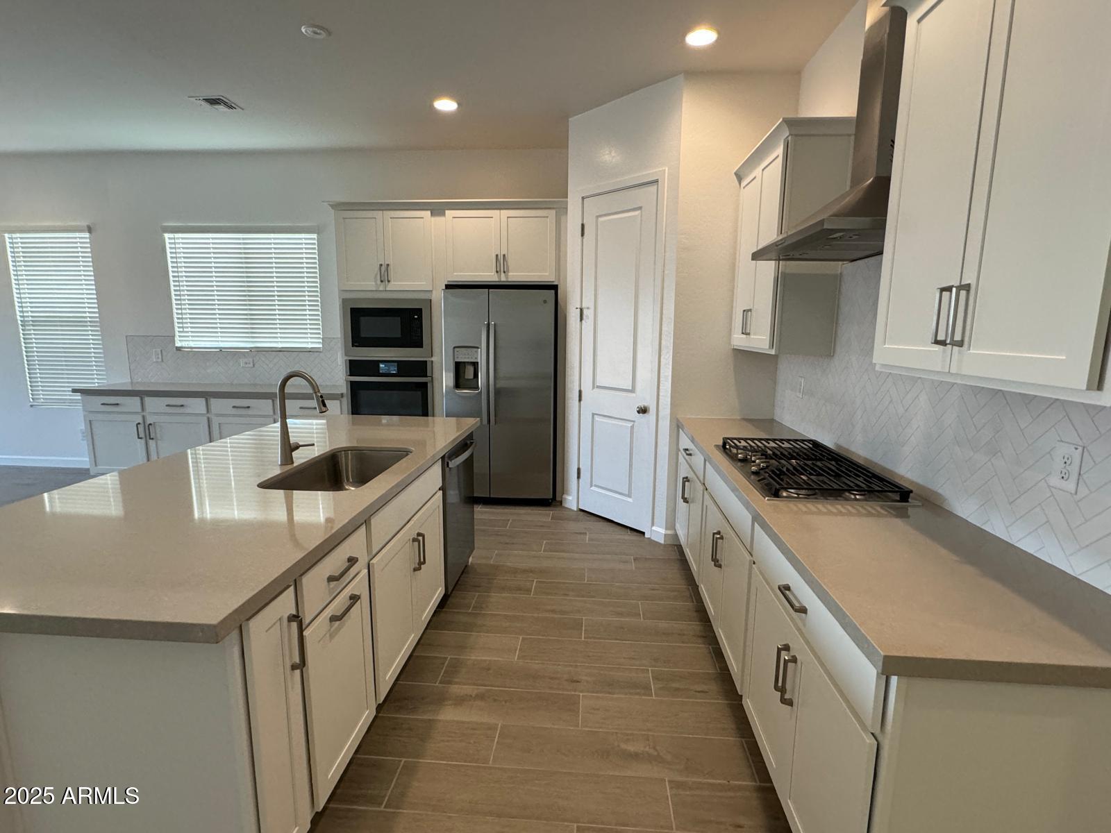 11438 E UTOPIA Avenue