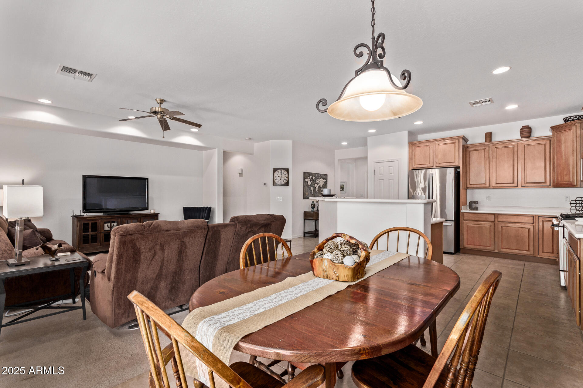 3618 N COLONIAL Court