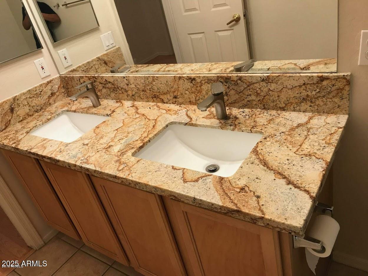 2037 E Riviera Drive