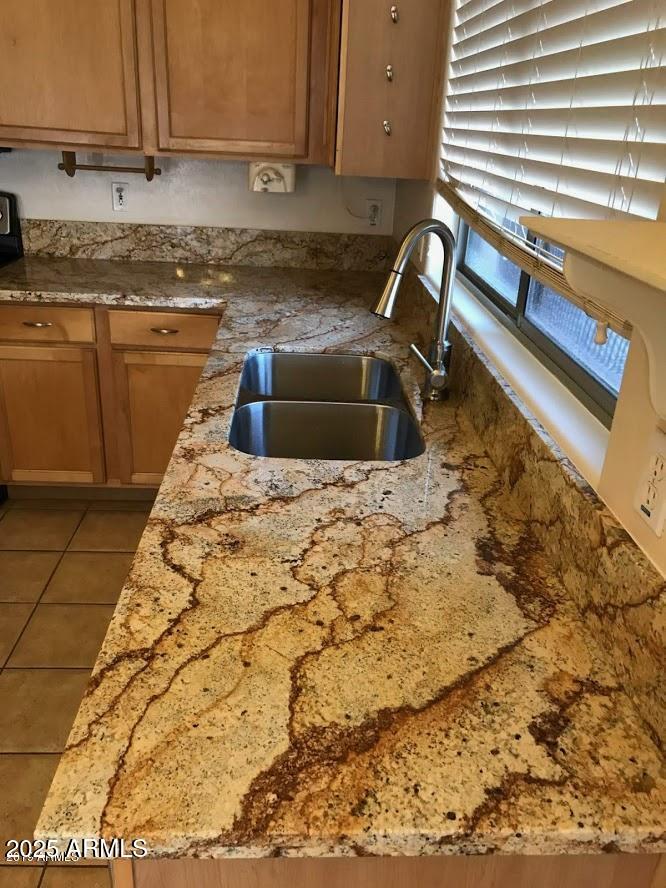 2037 E Riviera Drive