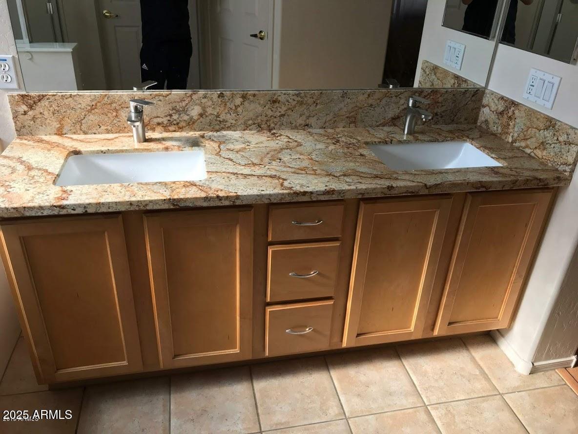 2037 E Riviera Drive