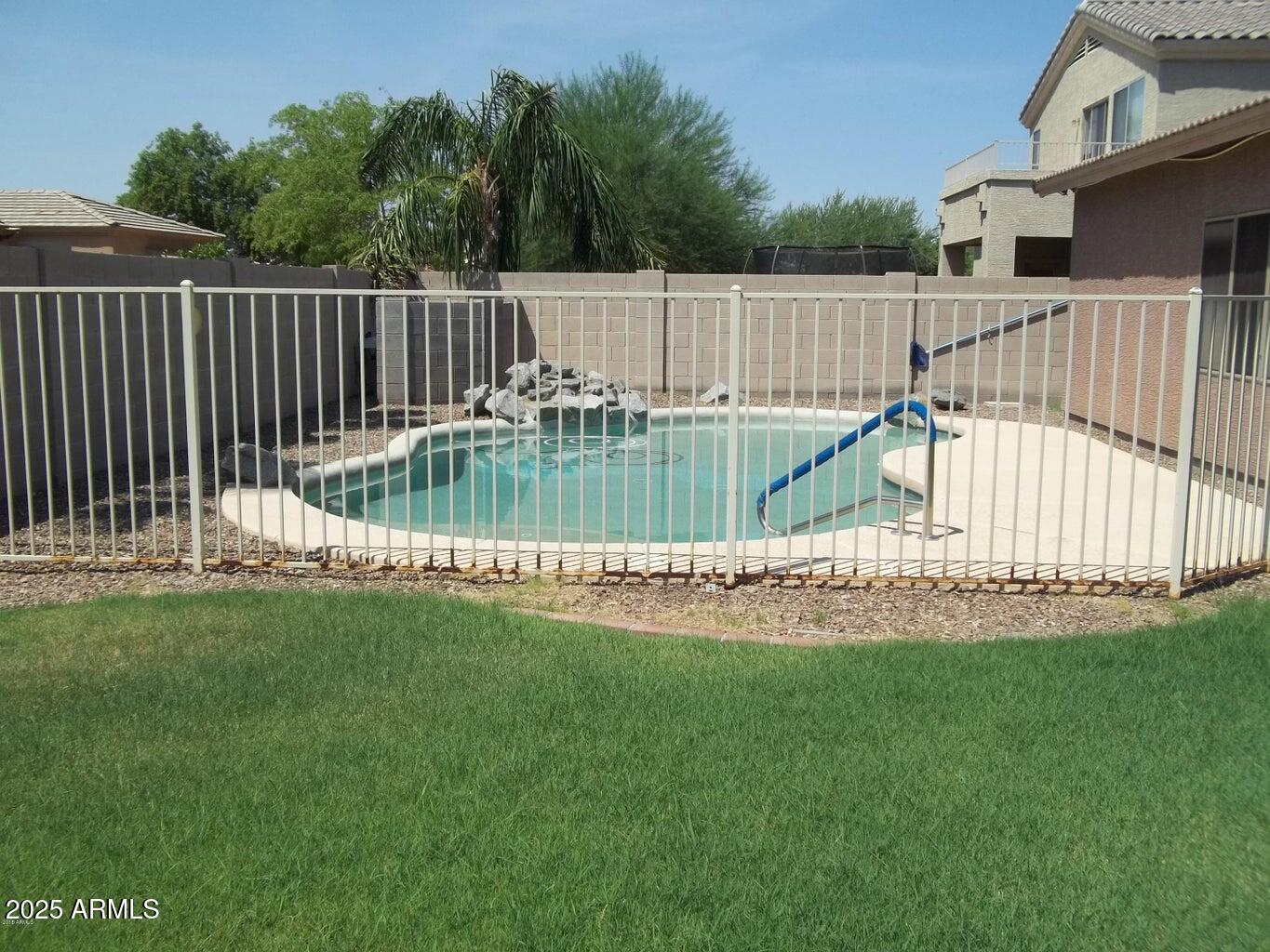 2037 E Riviera Drive