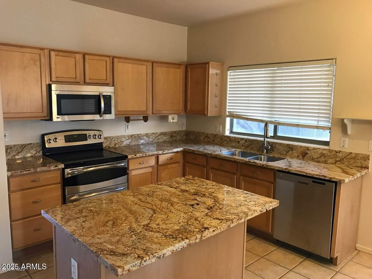 2037 E Riviera Drive