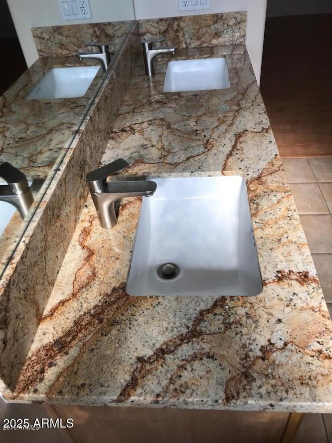 2037 E Riviera Drive