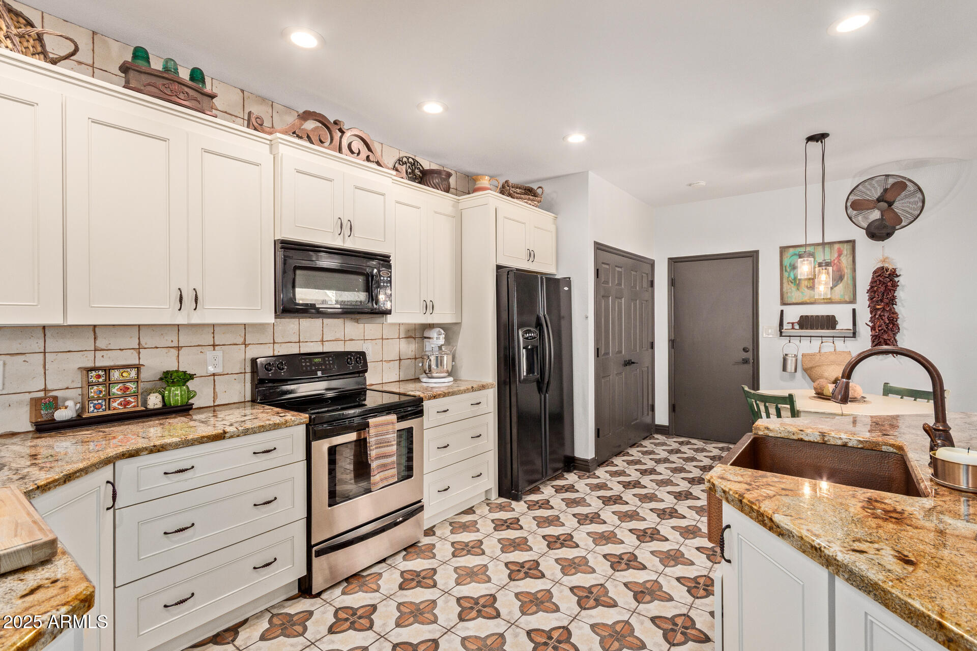 1235 N SUNNYVALE, 113