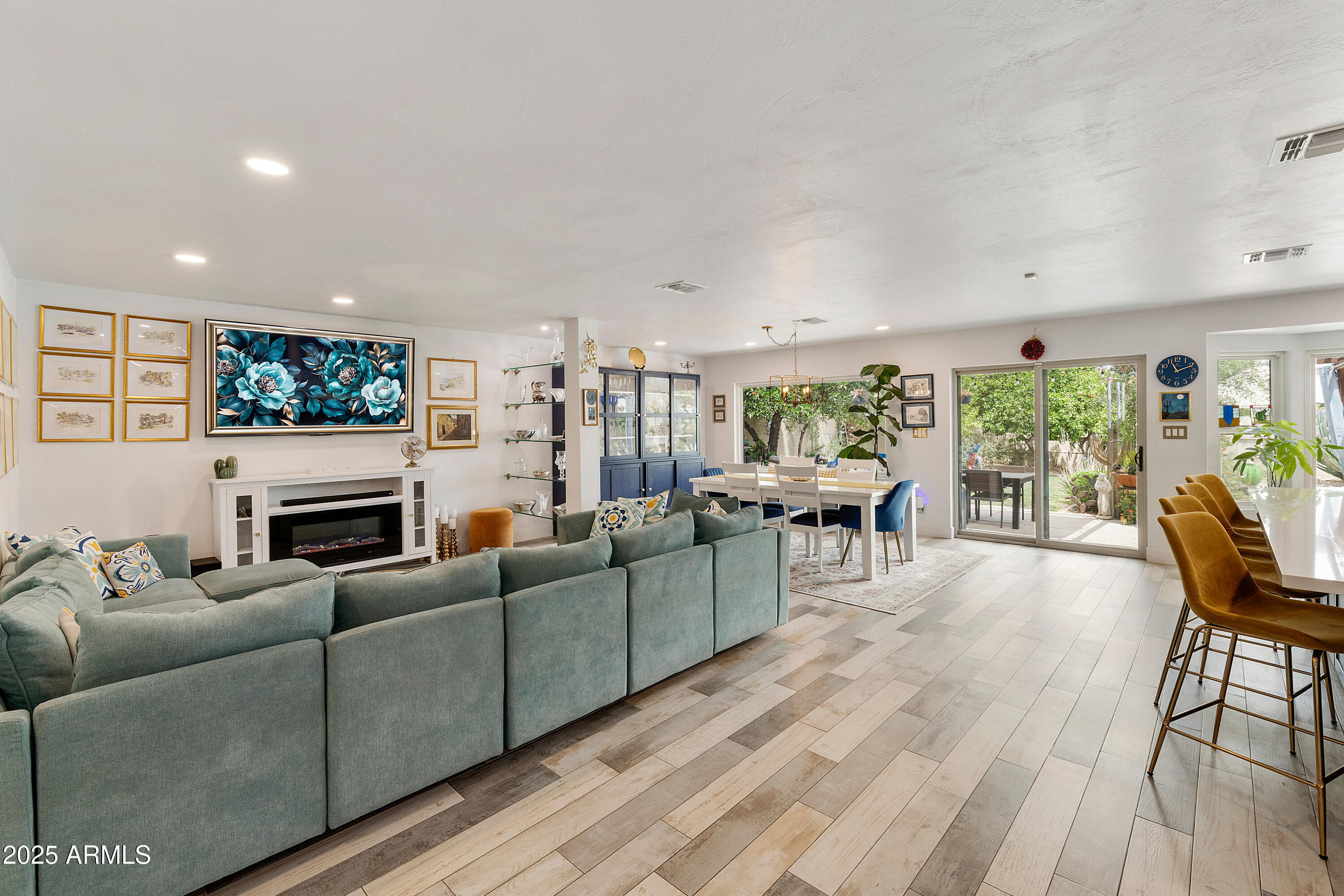 1656 W Meseto Circle