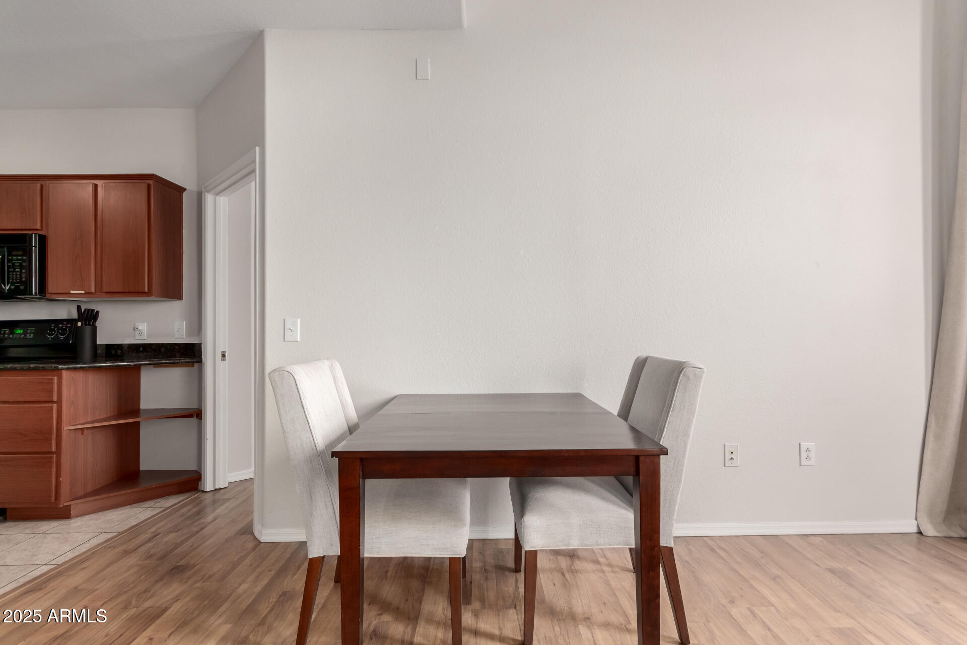 9820 N CENTRAL Avenue, 321