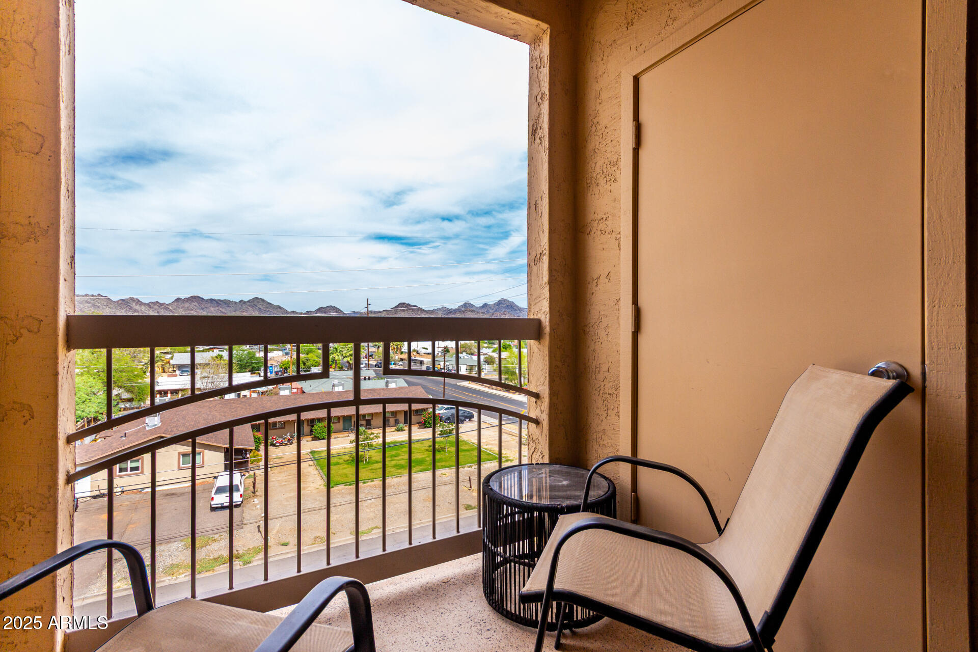 9820 N CENTRAL Avenue, 321