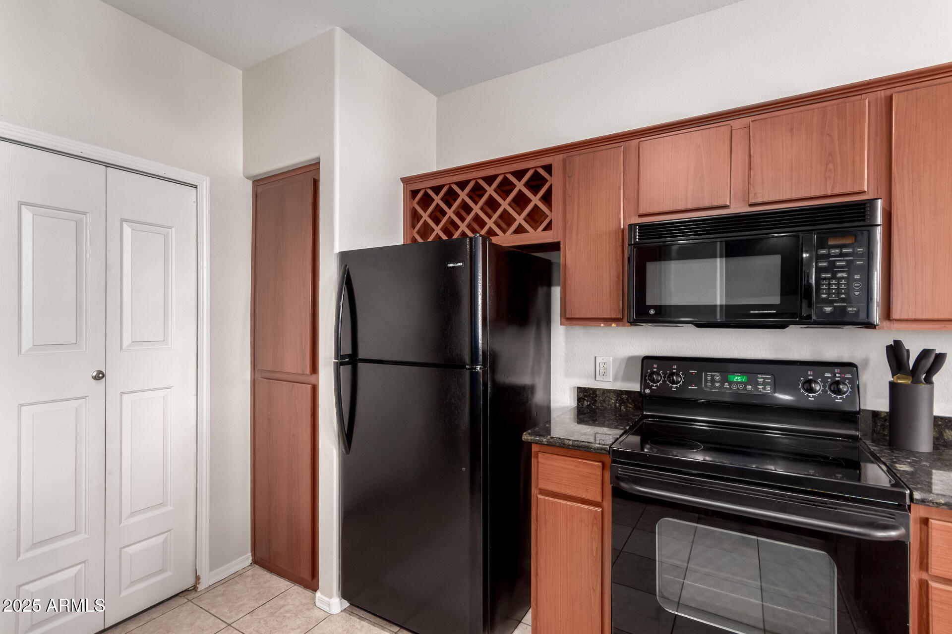 9820 N CENTRAL Avenue, 321