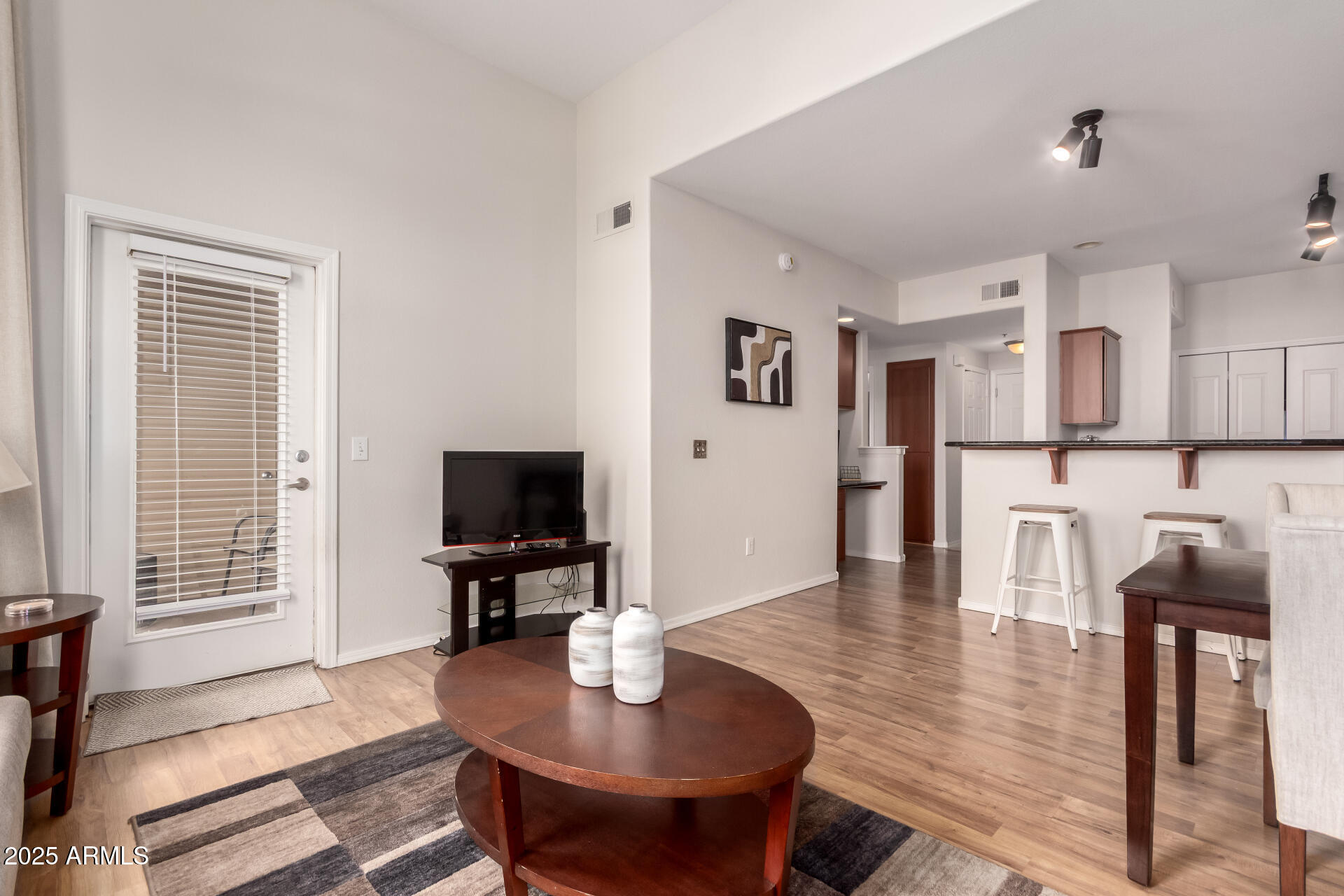 9820 N CENTRAL Avenue, 321