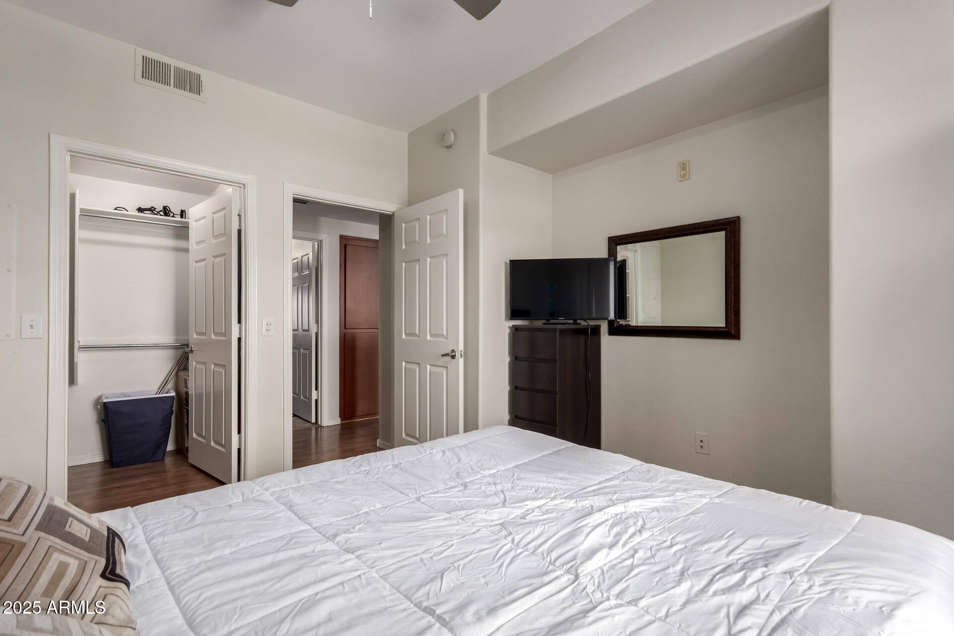 9820 N CENTRAL Avenue, 321