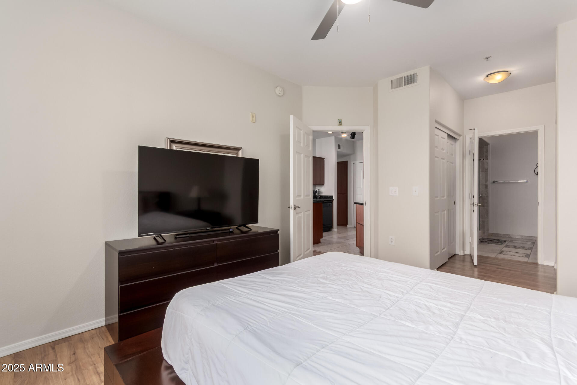 9820 N CENTRAL Avenue, 321