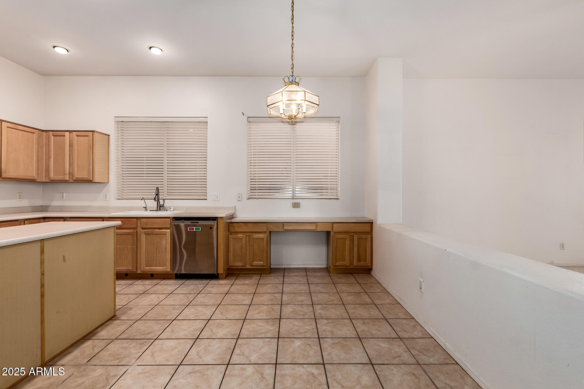 710 W CHERRYWOOD Drive