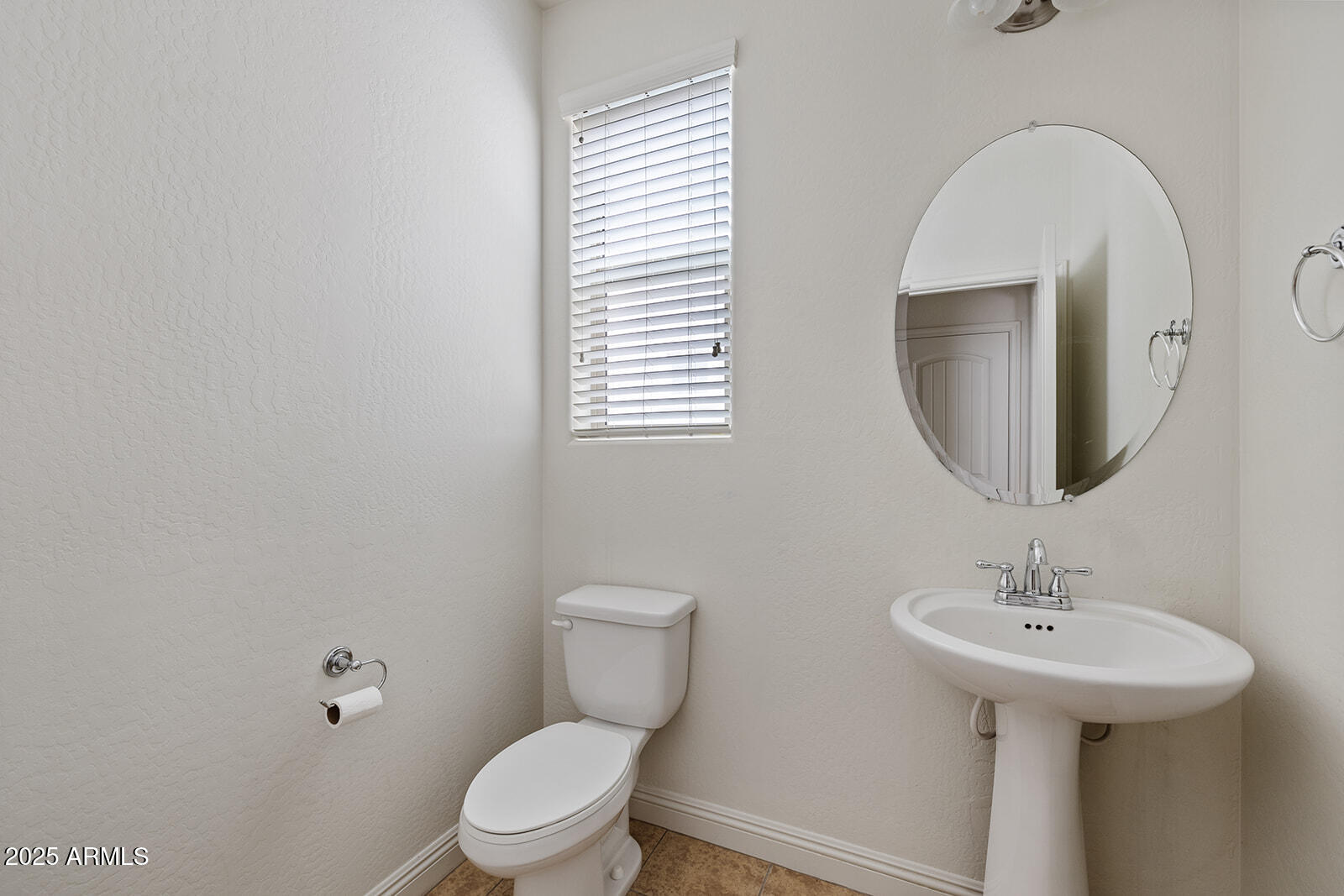 3296 E SHEFFIELD Road