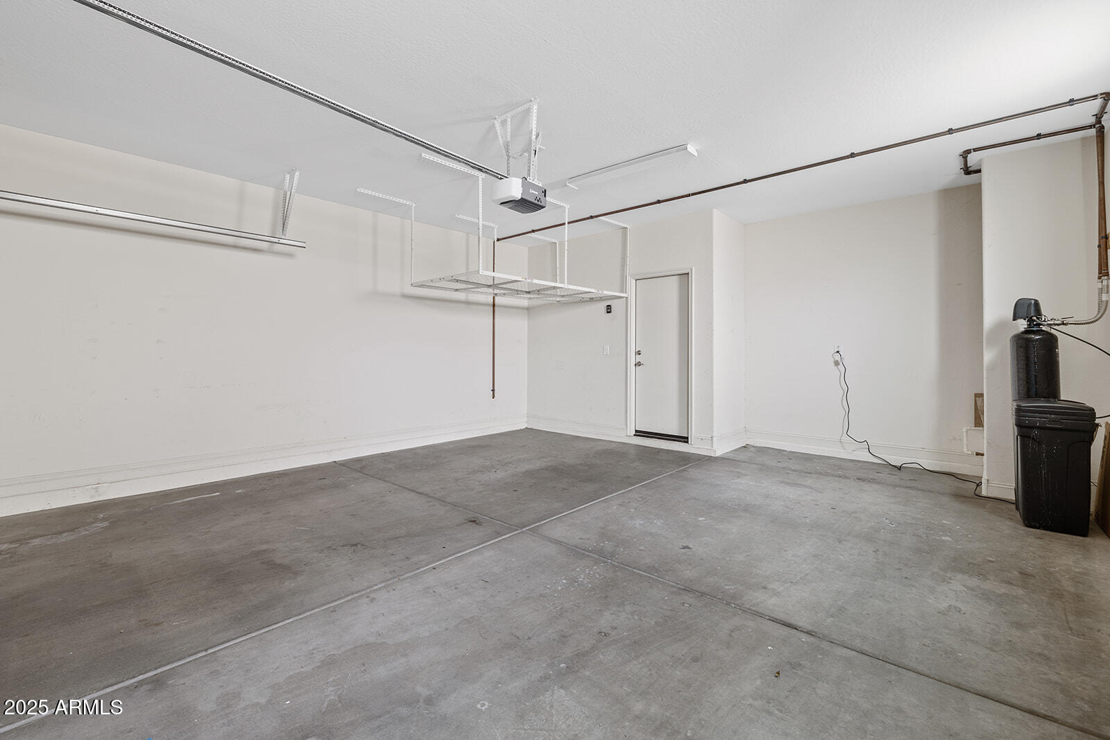 3296 E SHEFFIELD Road