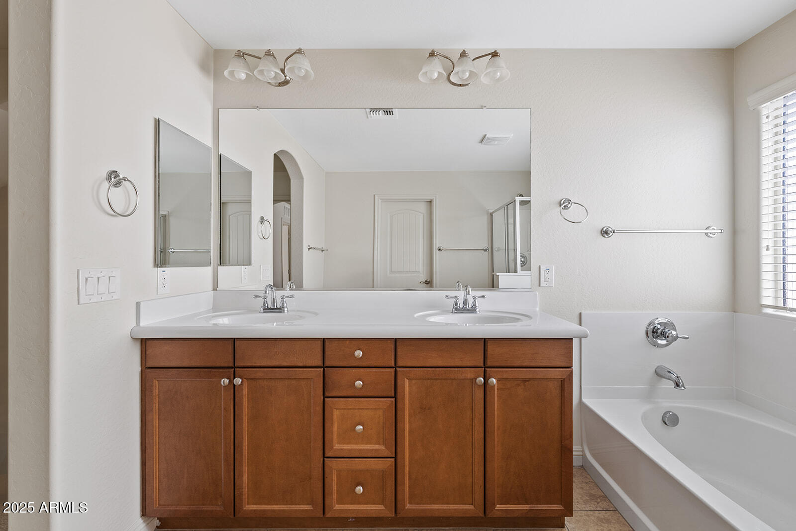 3296 E SHEFFIELD Road