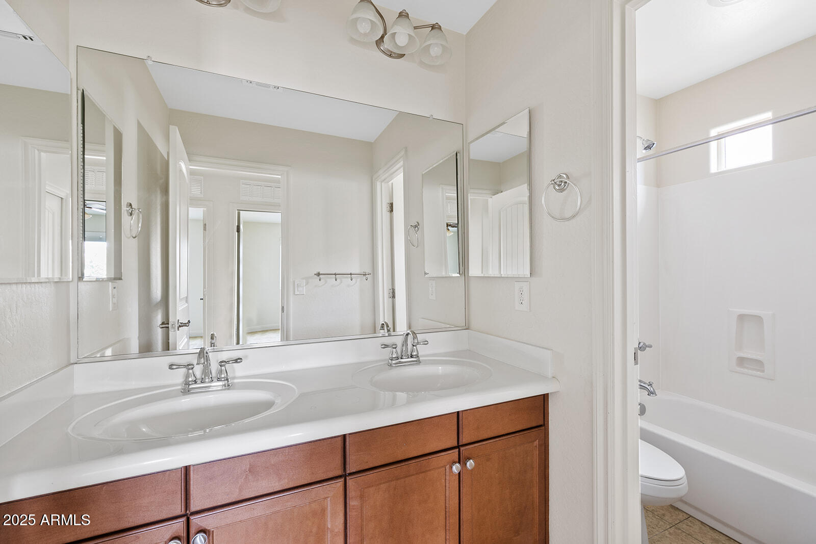 3296 E SHEFFIELD Road