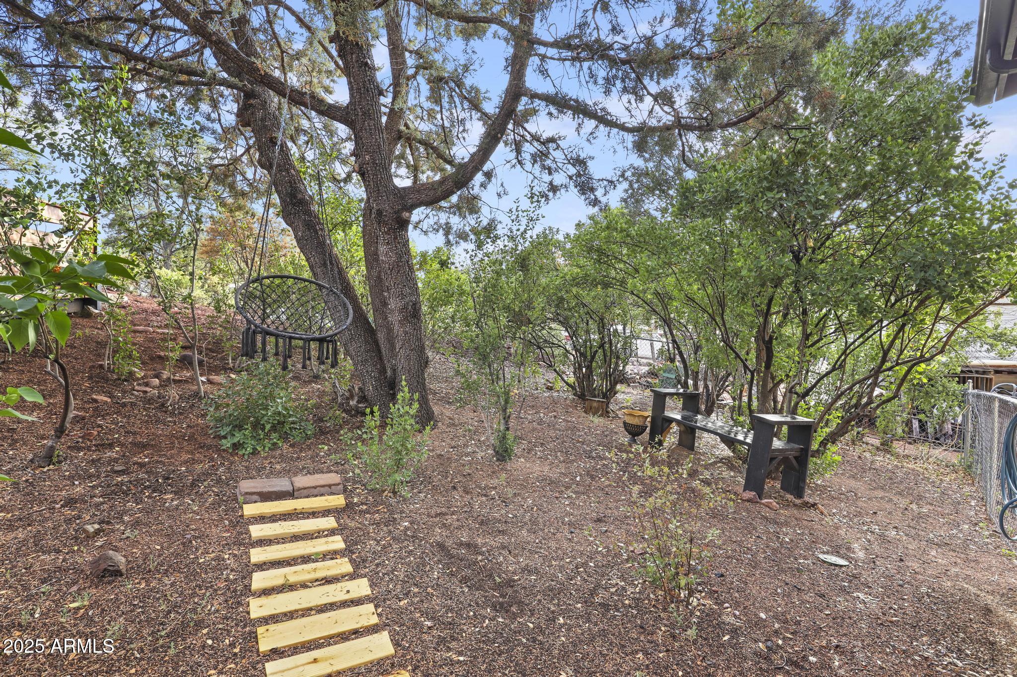 811 S RIDGEWAY Street