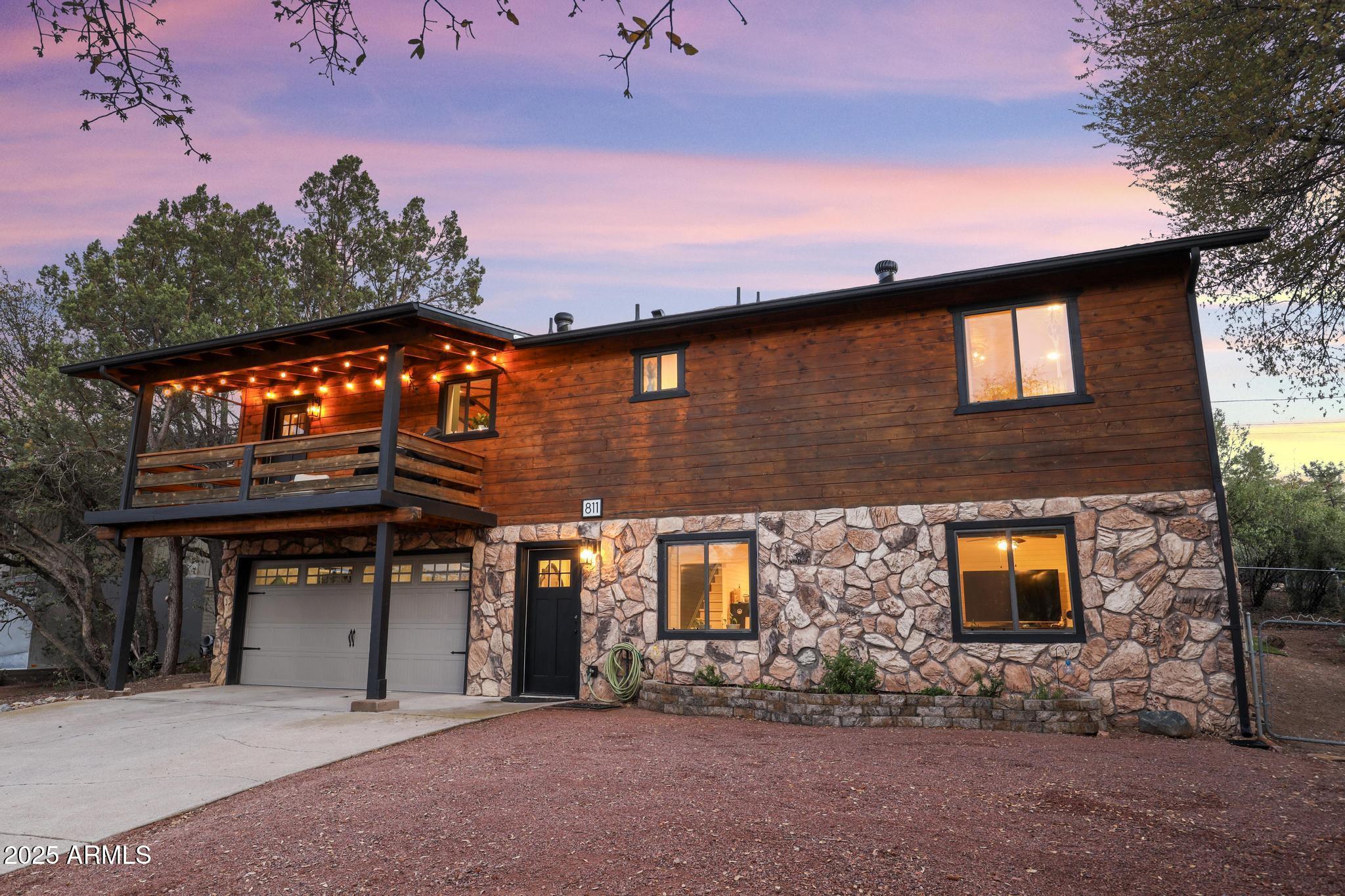 811 S RIDGEWAY Street