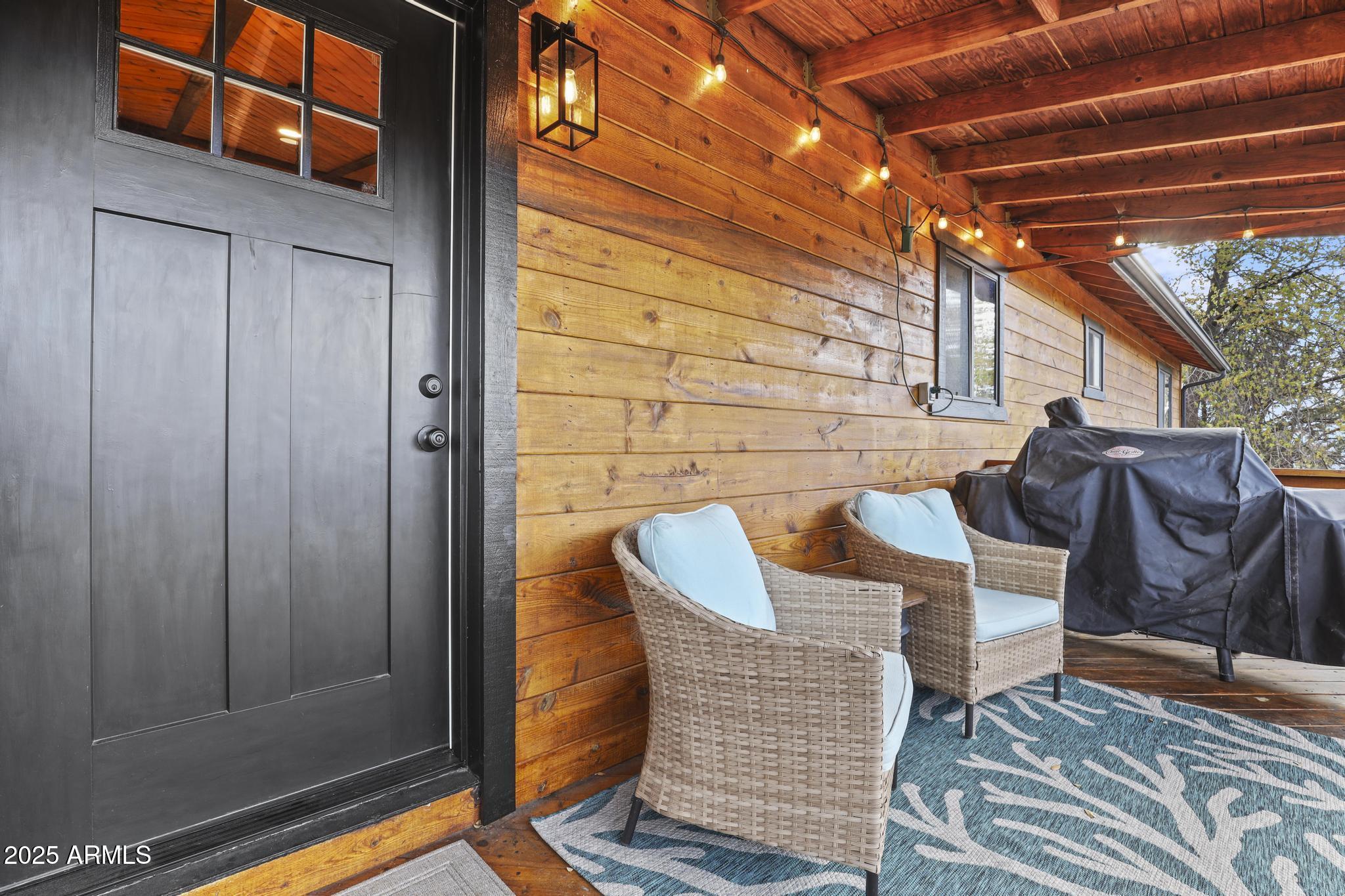 811 S RIDGEWAY Street