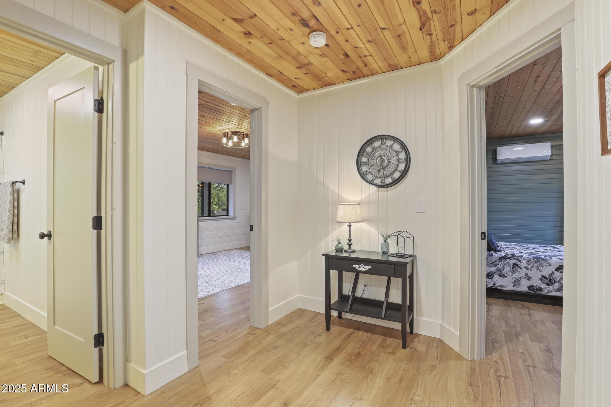 811 S RIDGEWAY Street